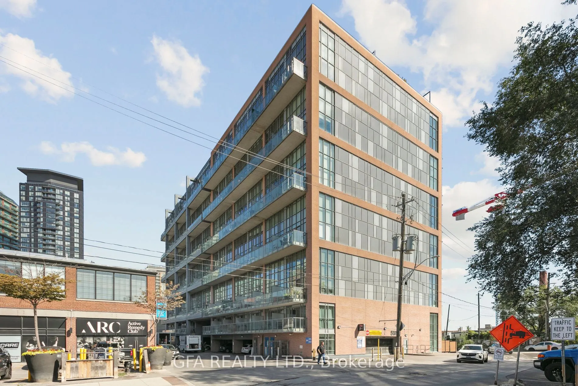 5 Hanna Avenue, #438