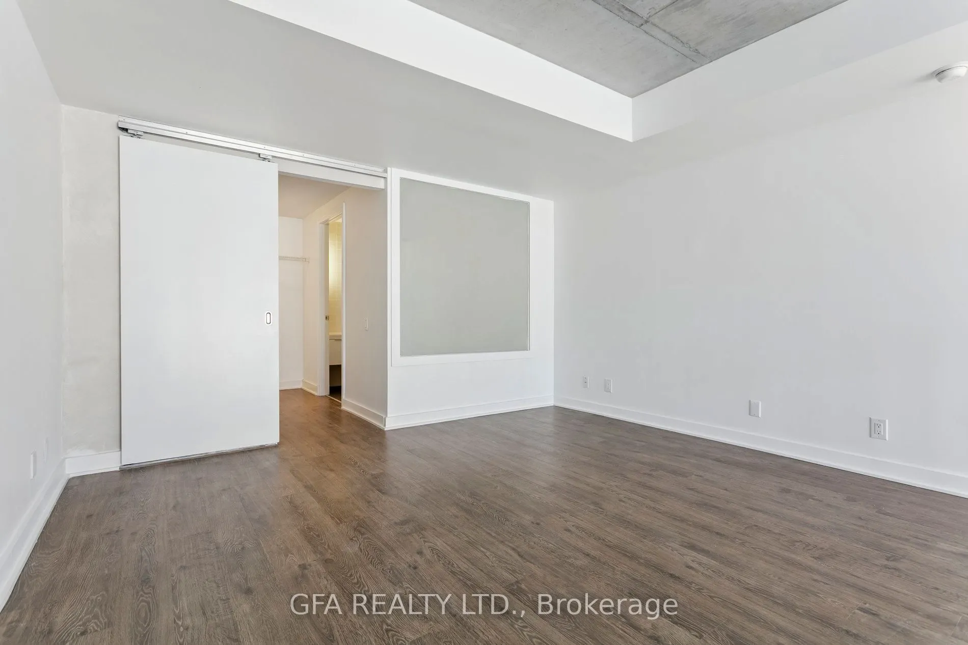 5 Hanna Avenue, #438