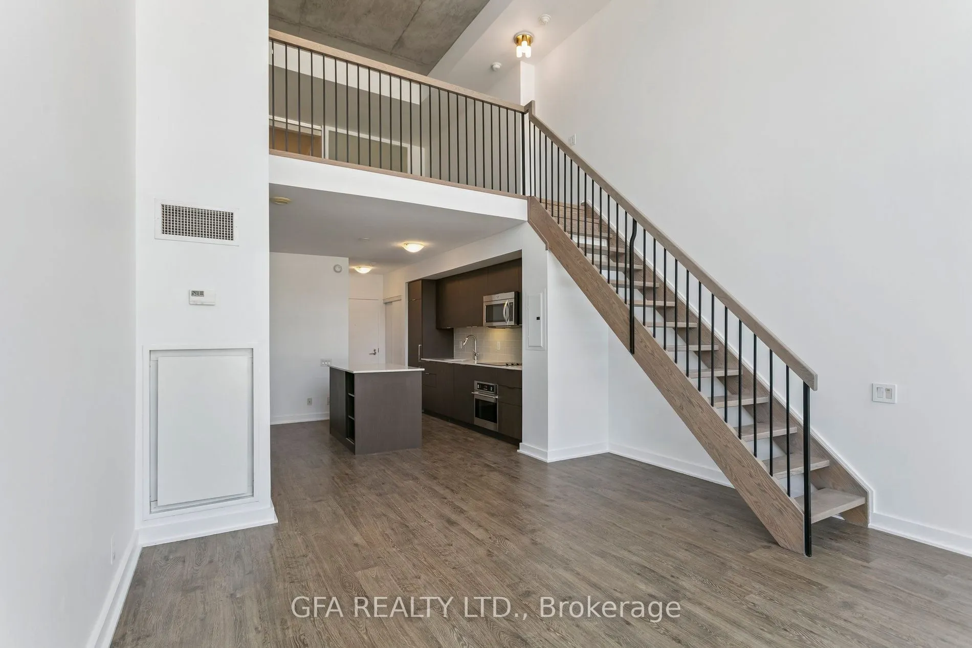5 Hanna Avenue, #438