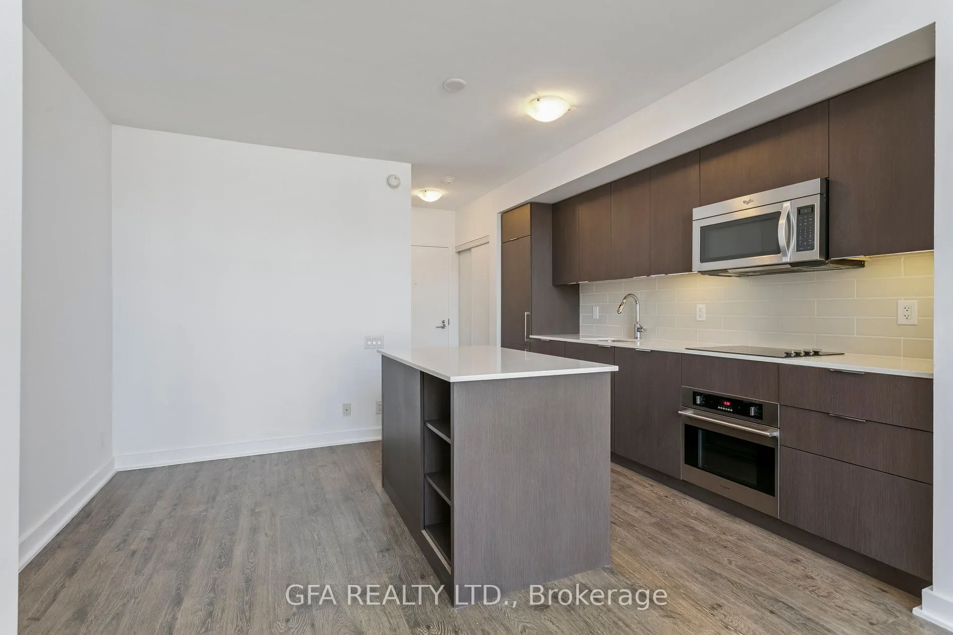 5 Hanna Avenue, #438