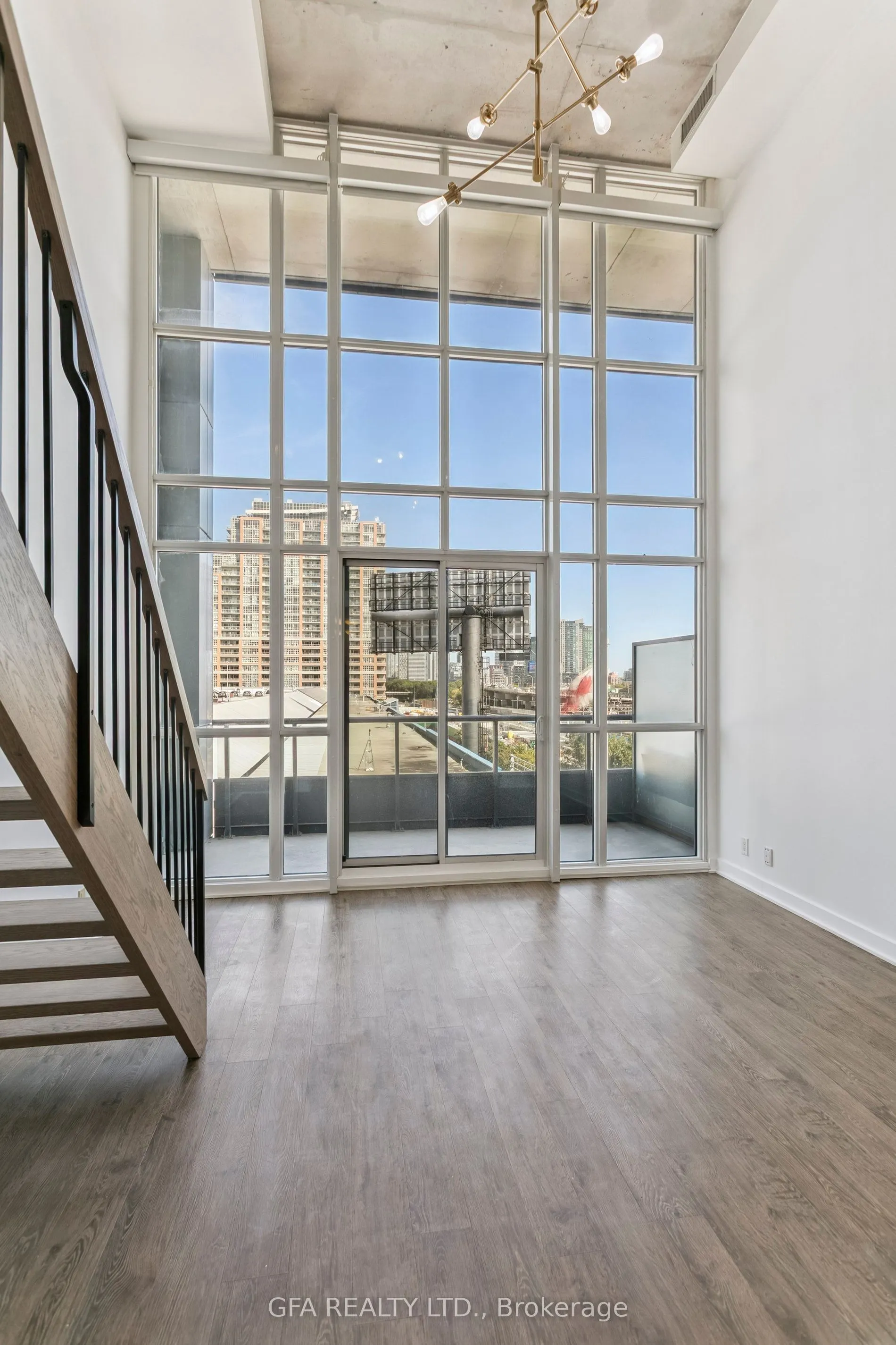 5 Hanna Avenue, #438