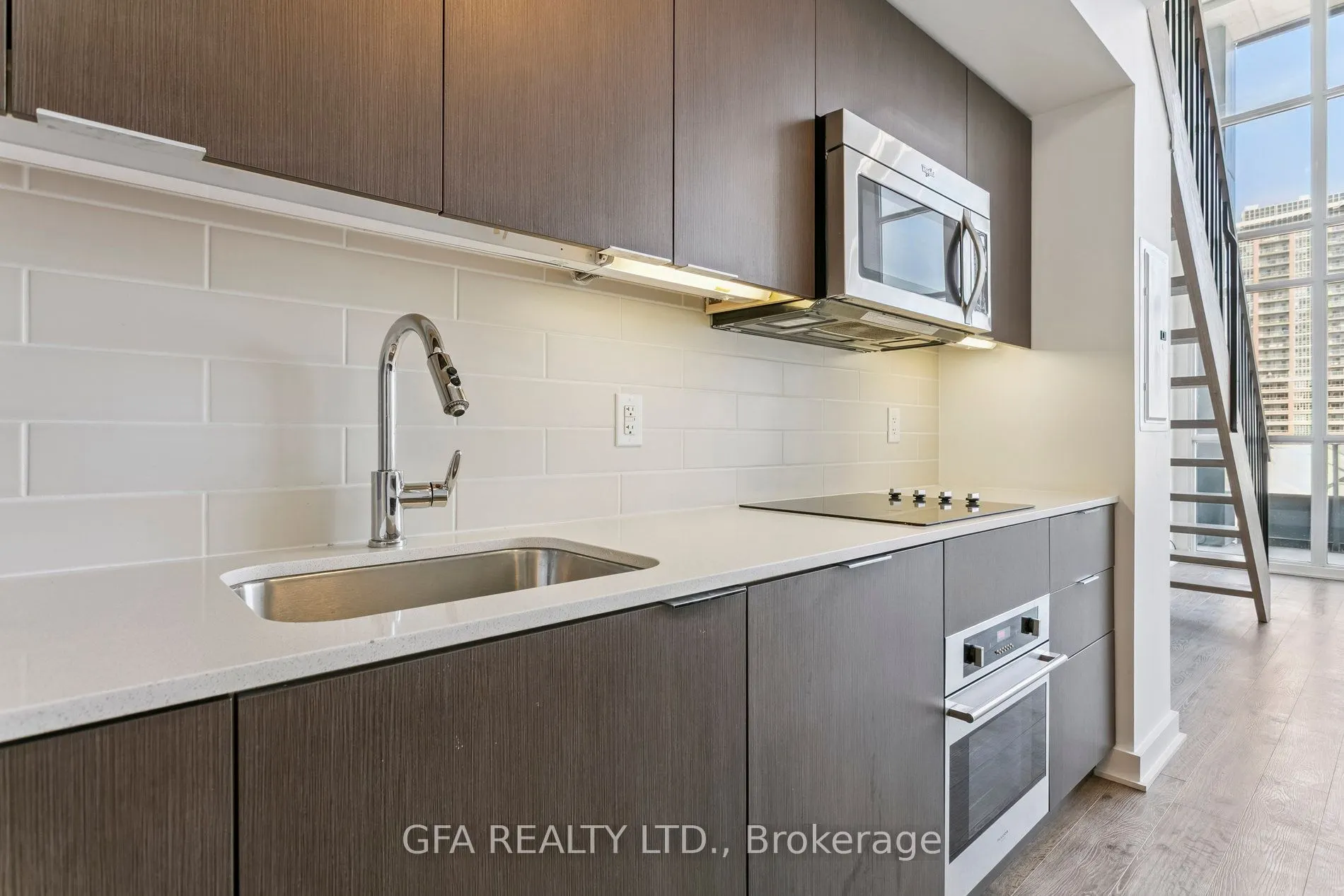 5 Hanna Avenue, #438