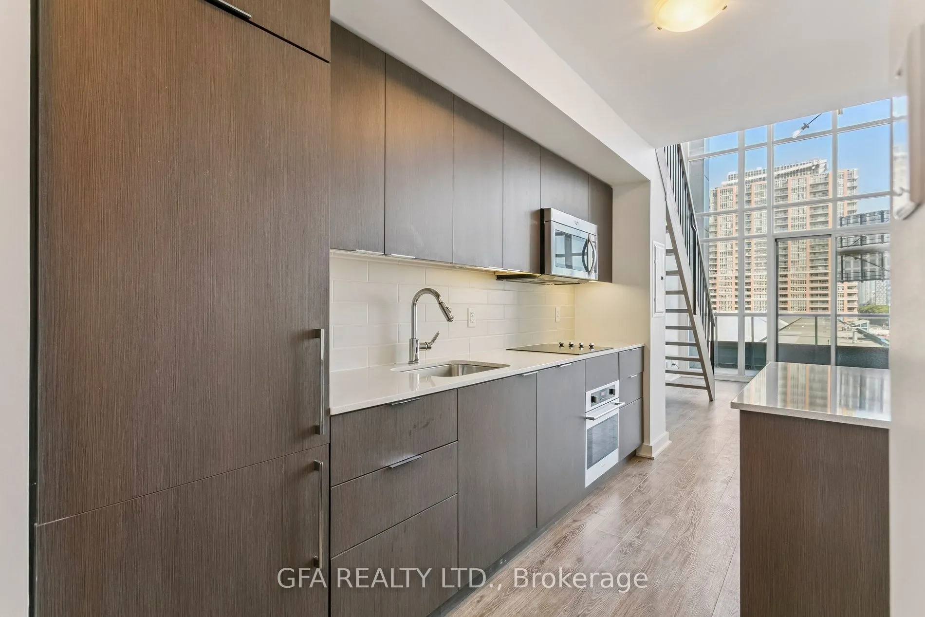 5 Hanna Avenue, #438