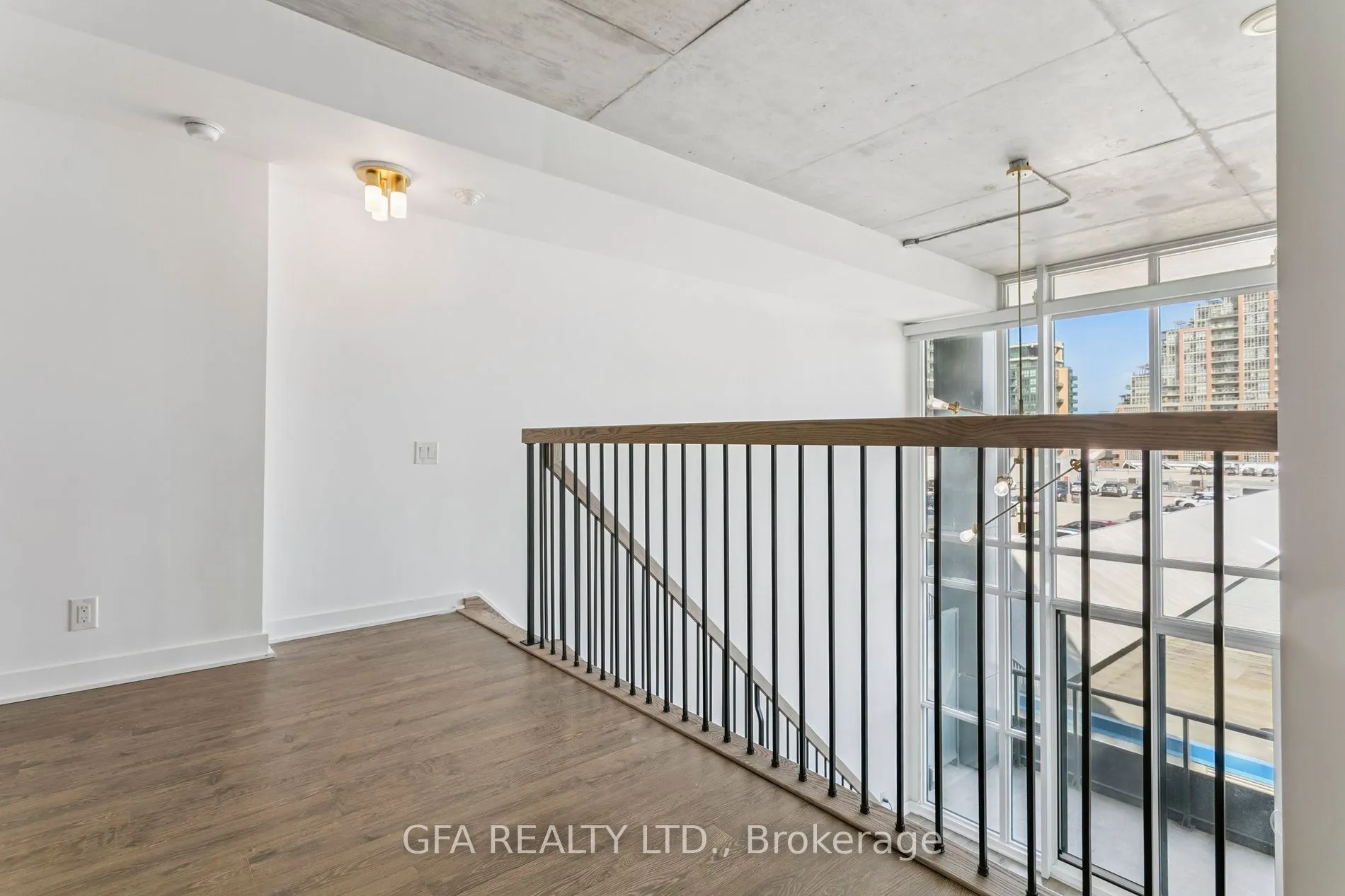5 Hanna Avenue, #438