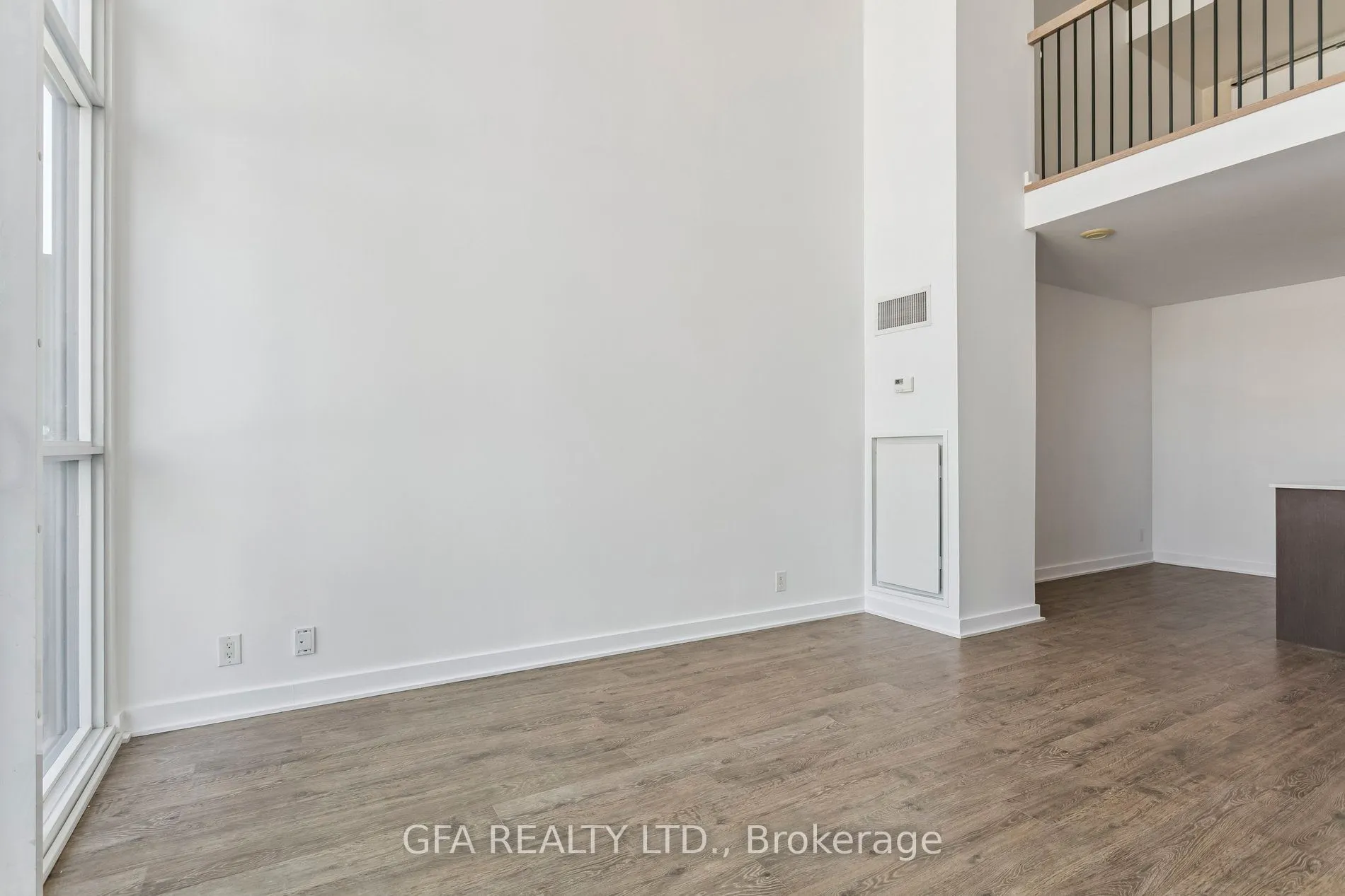 5 Hanna Avenue, #438