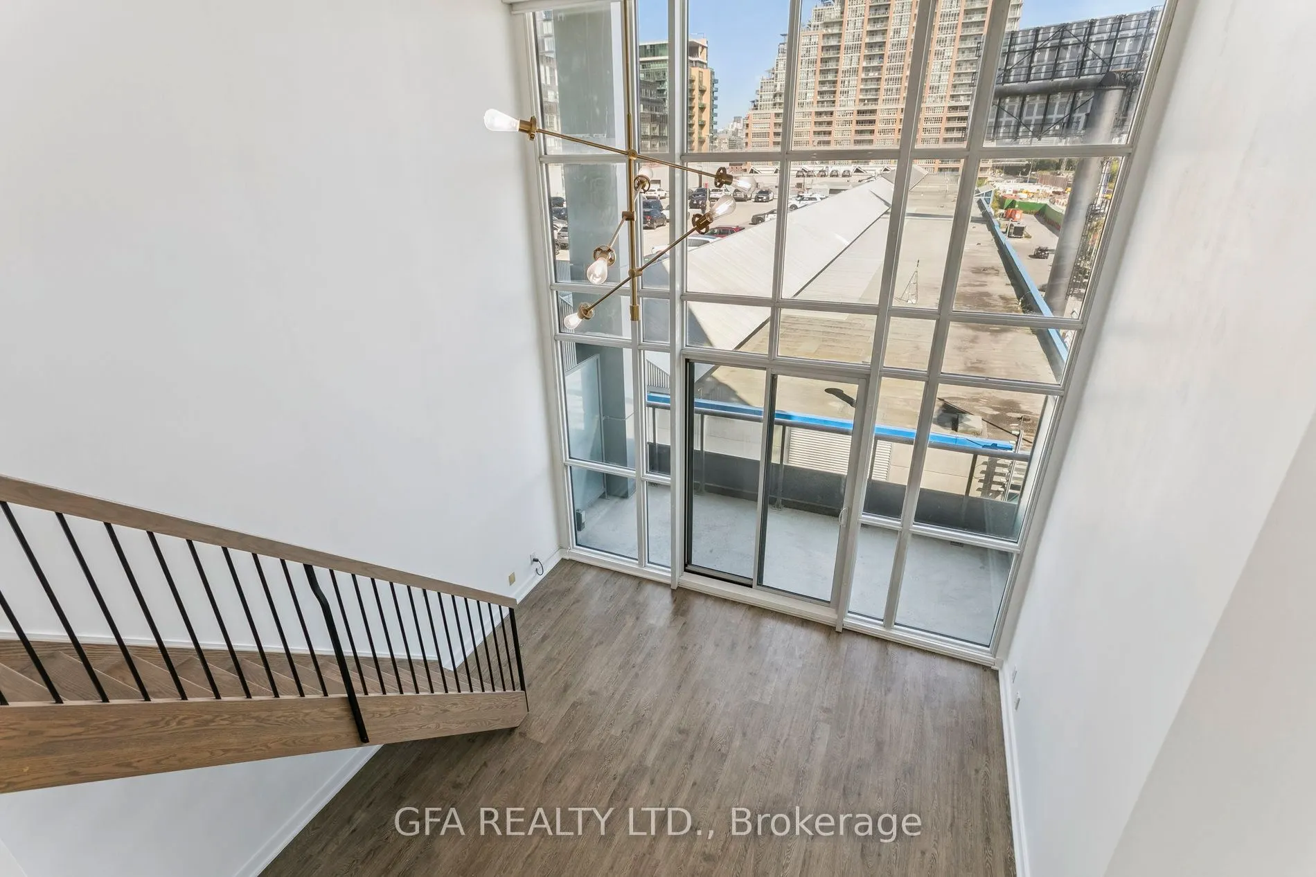 5 Hanna Avenue, #438