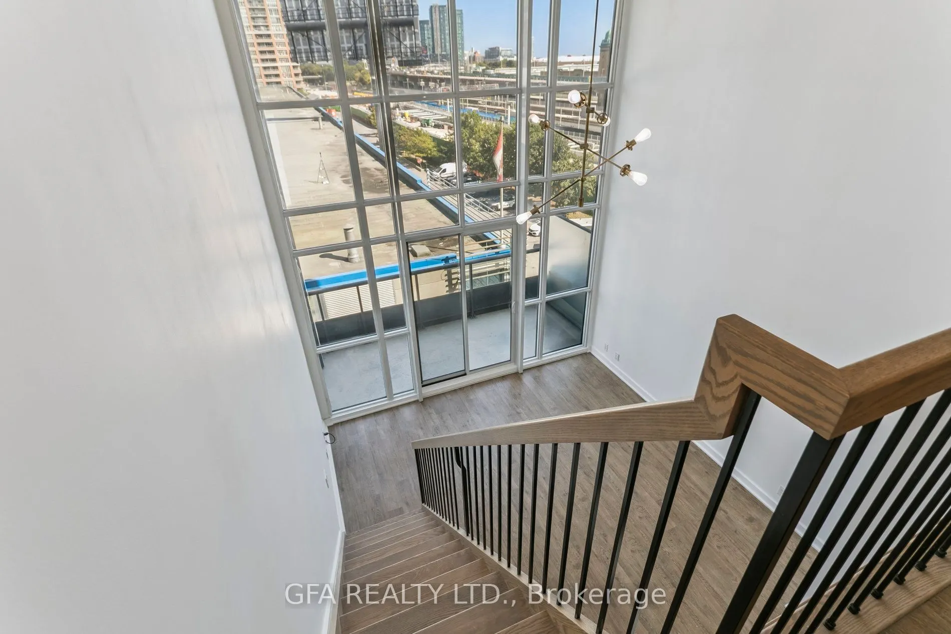 5 Hanna Avenue, #438