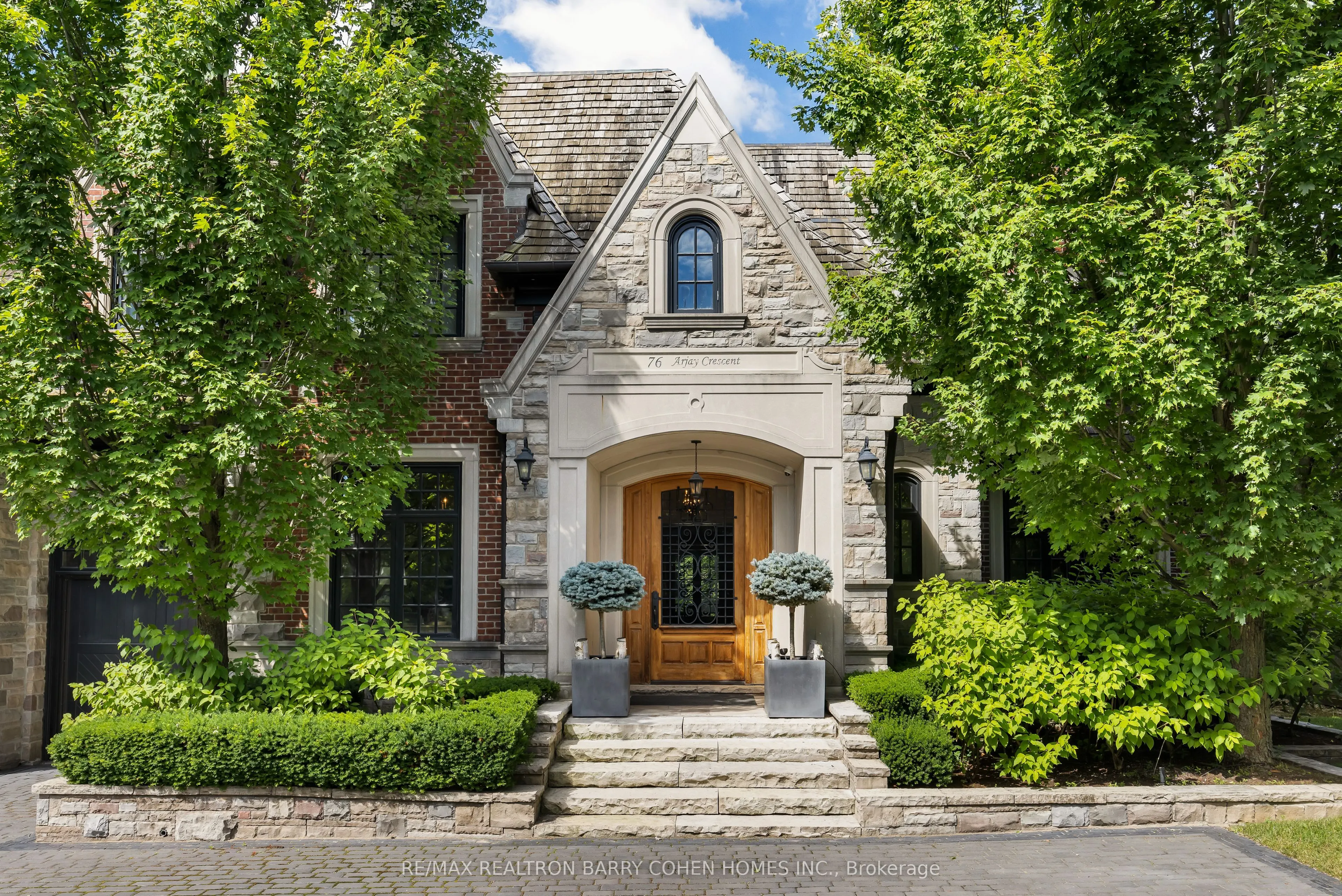 76 Arjay Crescent