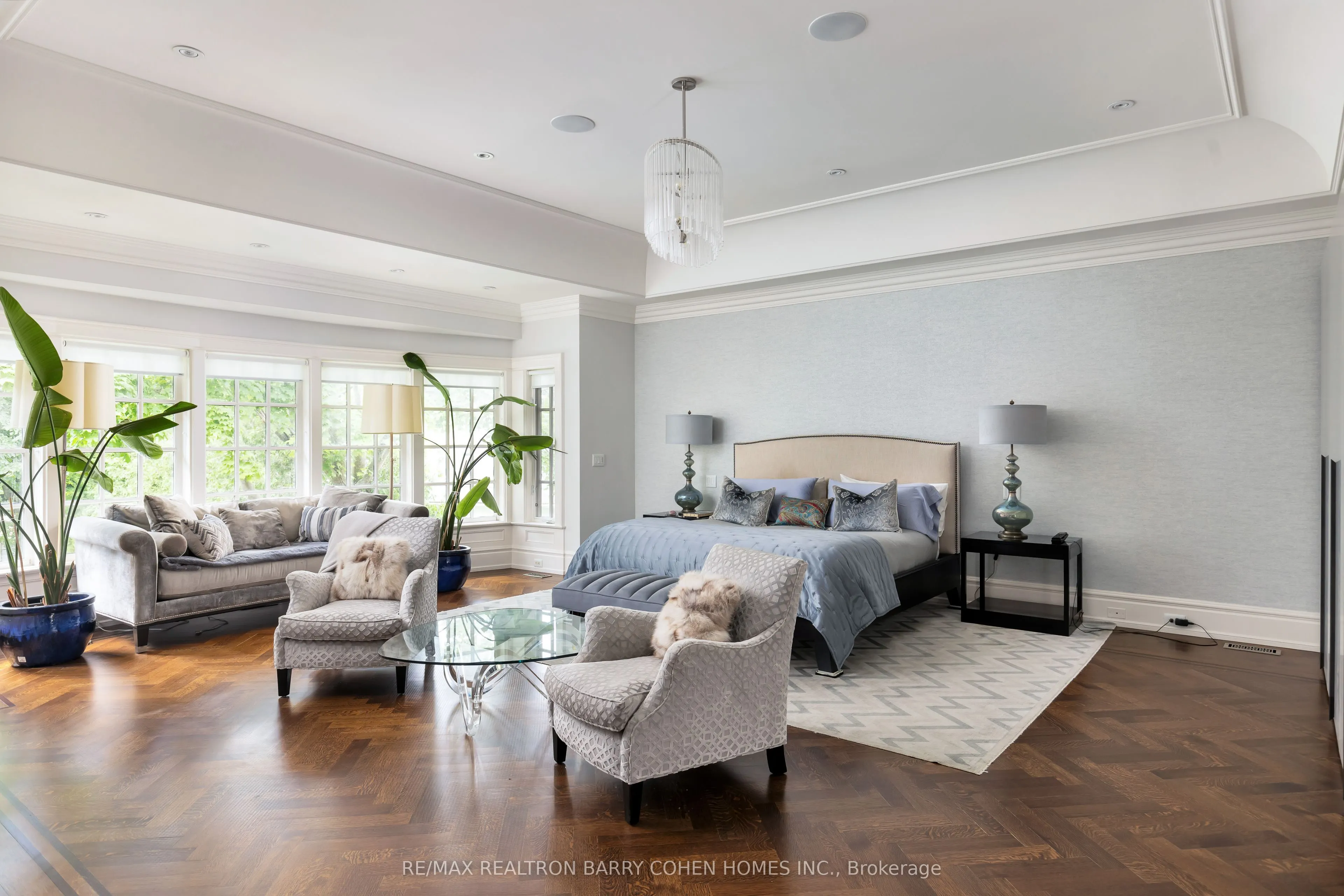 76 Arjay Crescent
