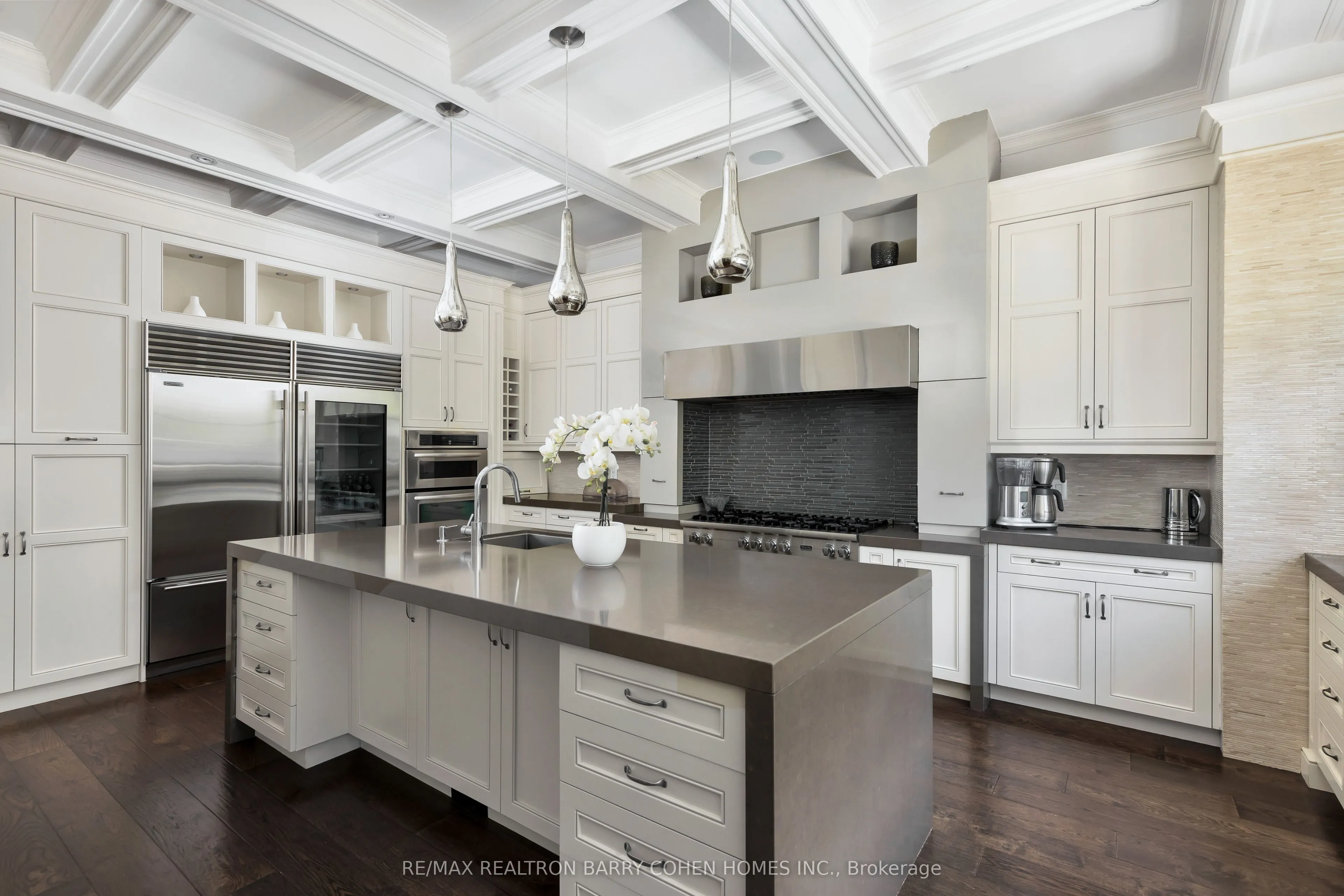76 Arjay Crescent