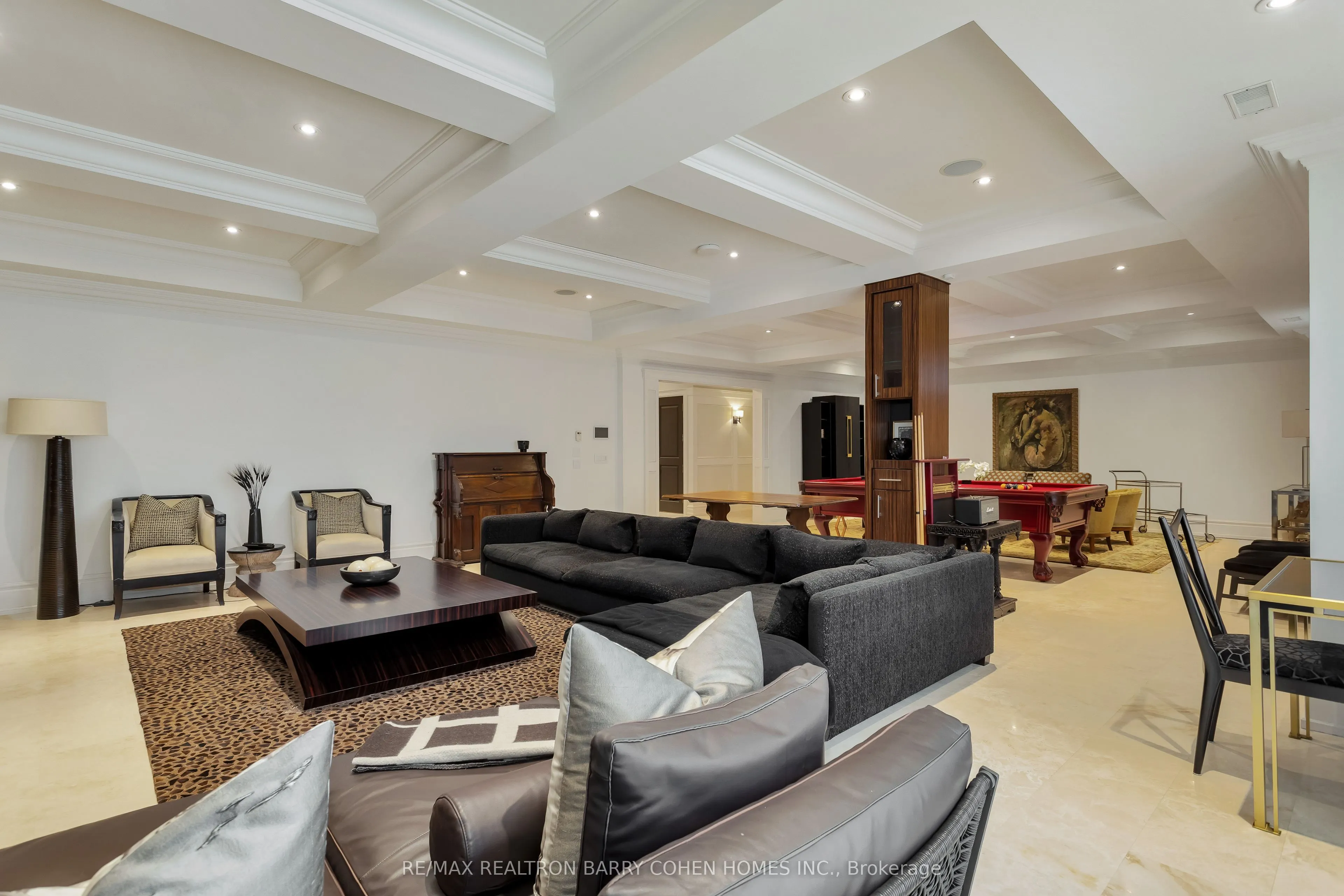 76 Arjay Crescent