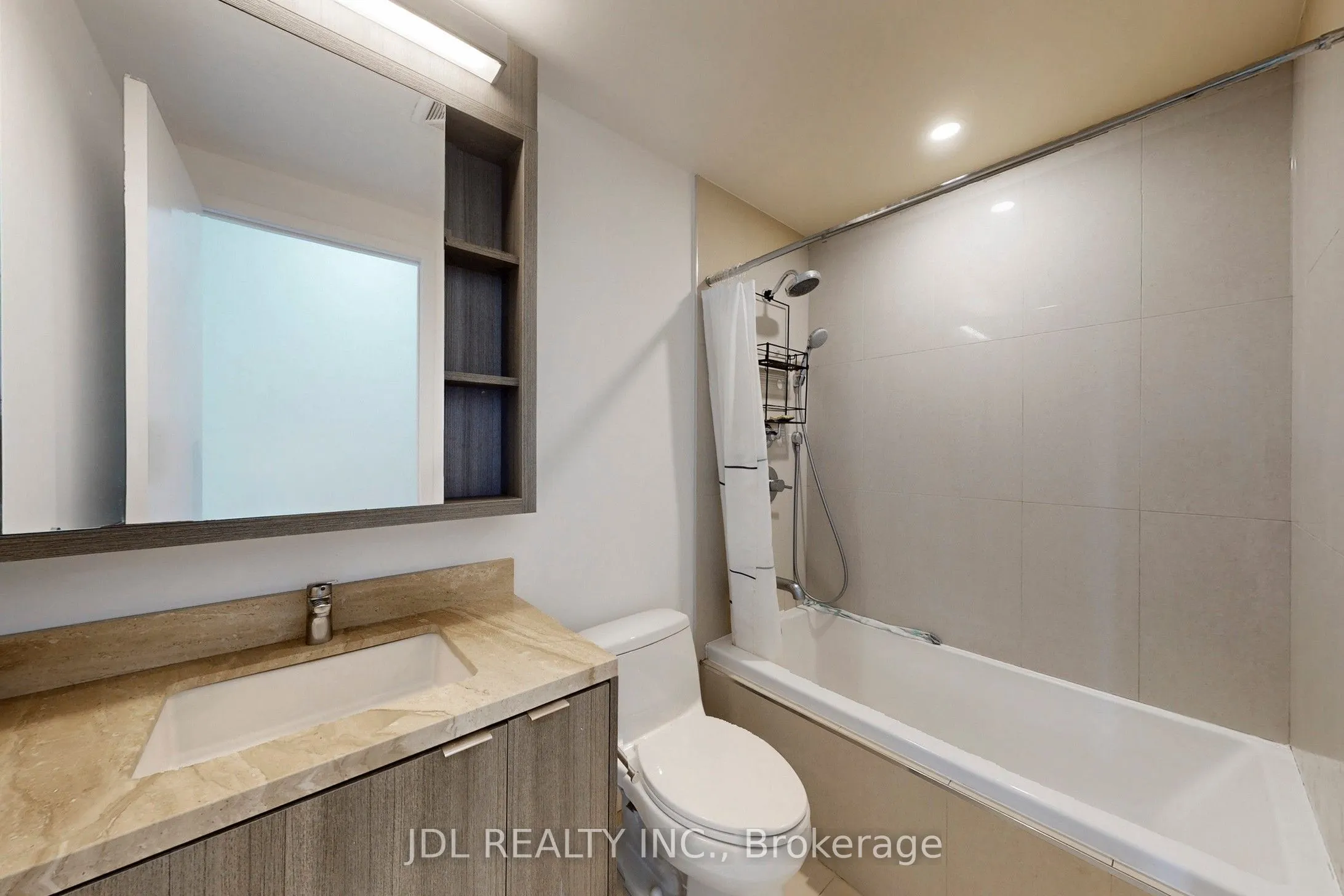 125 Blue Jays Way, #1602