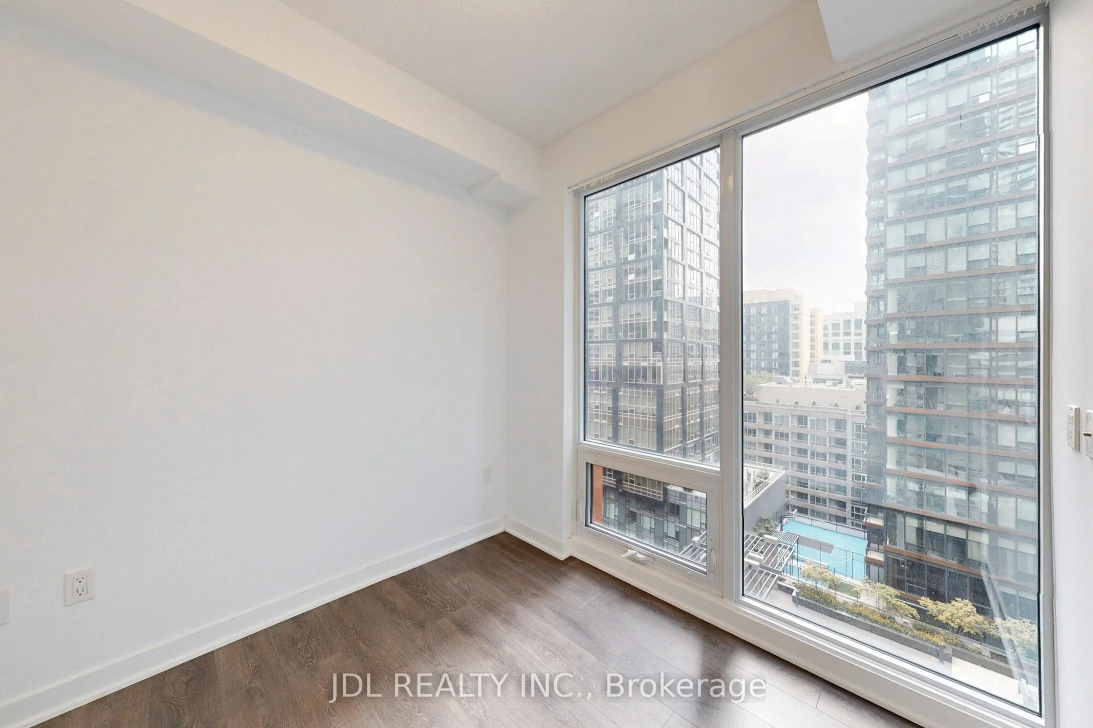 125 Blue Jays Way, #1602