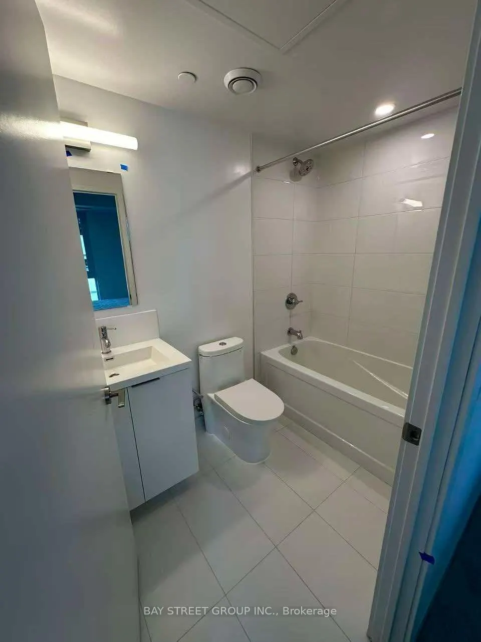 230 Simcoe Street, #1329