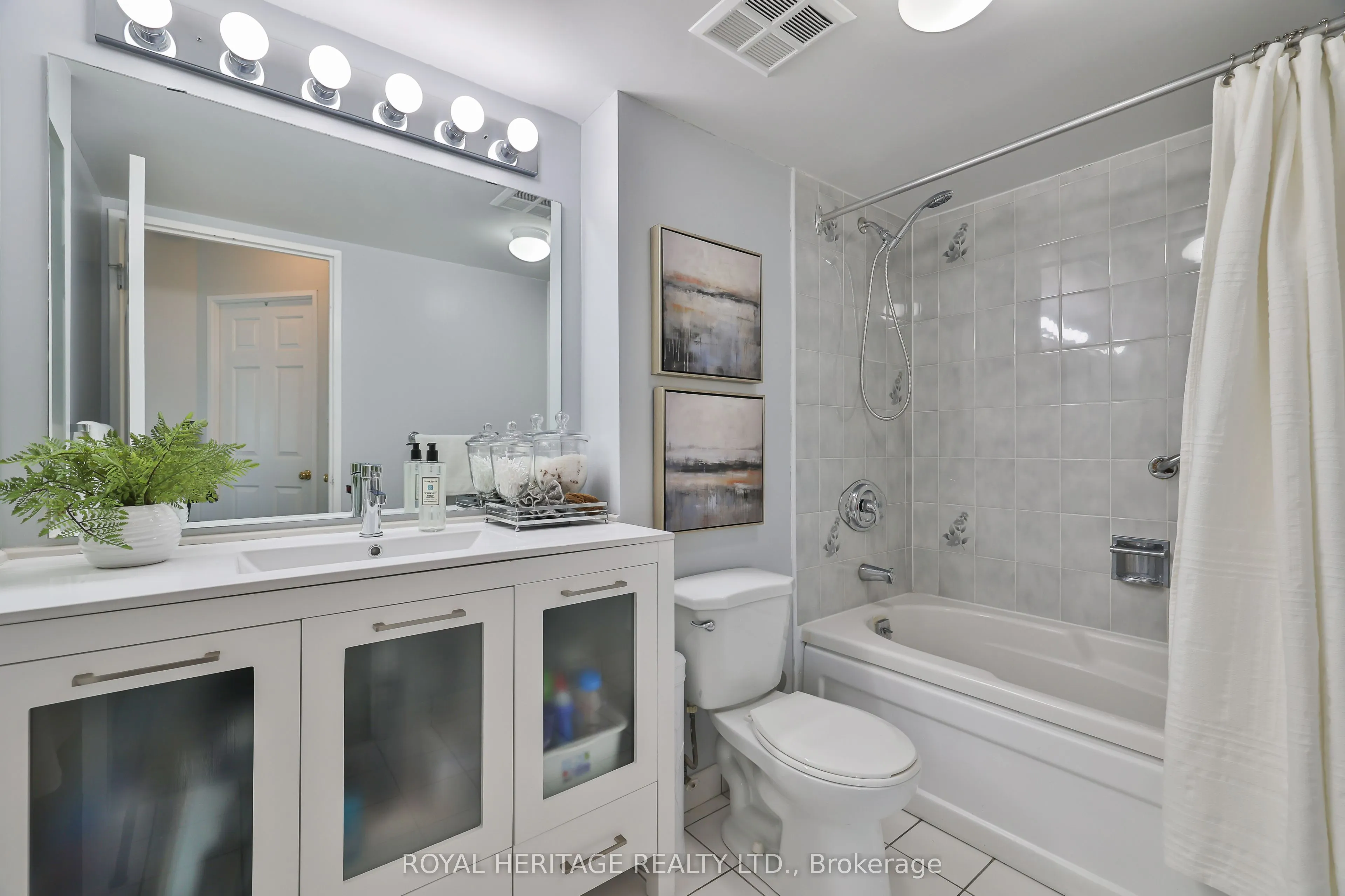 10 Torresdale Avenue, #806