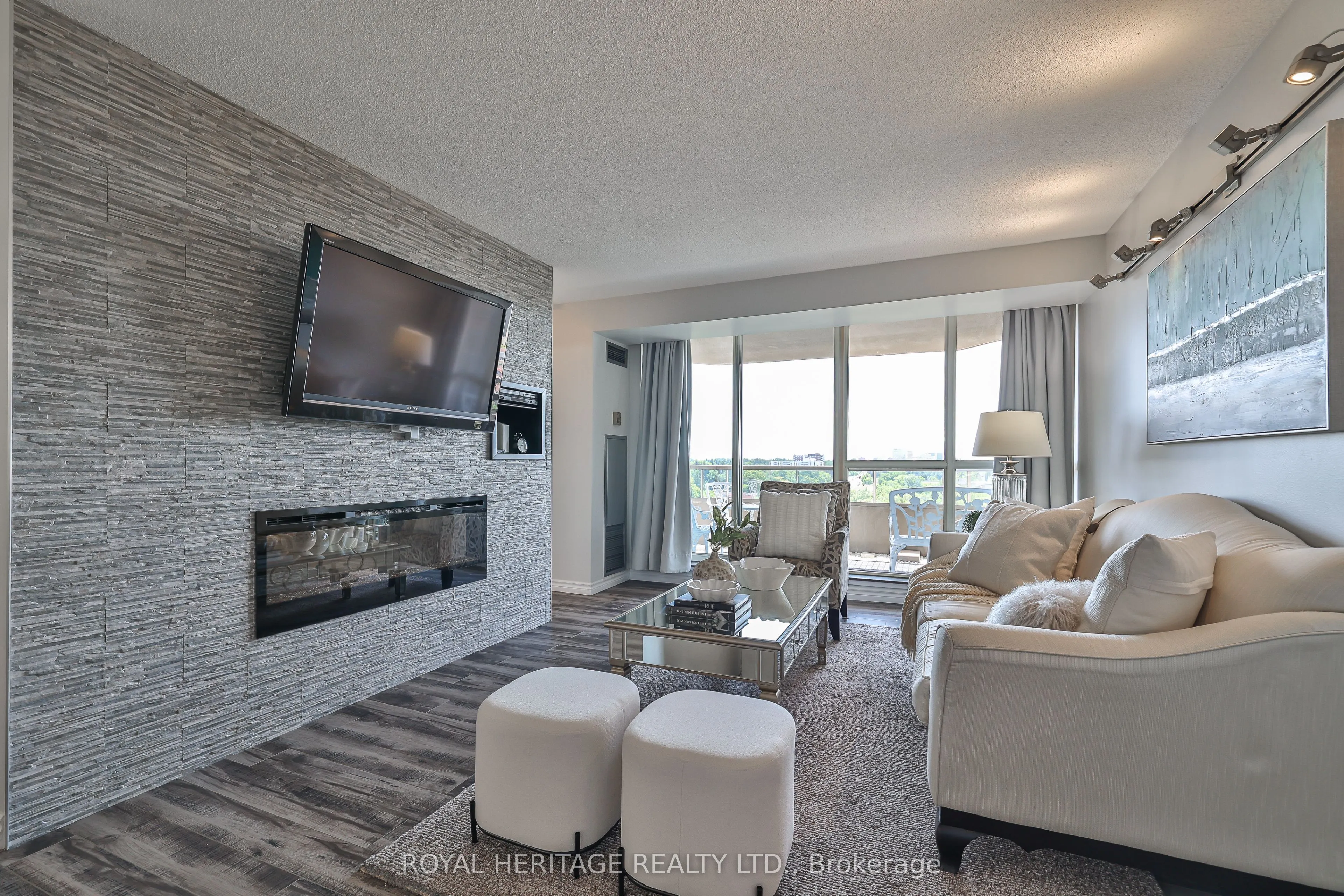 10 Torresdale Avenue, #806
