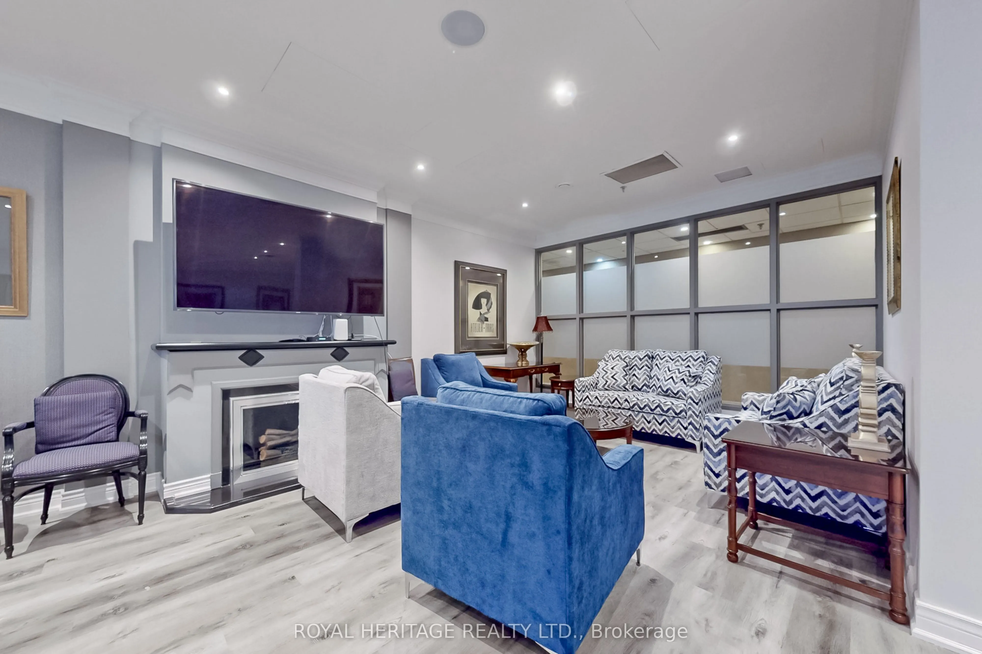 10 Torresdale Avenue, #806