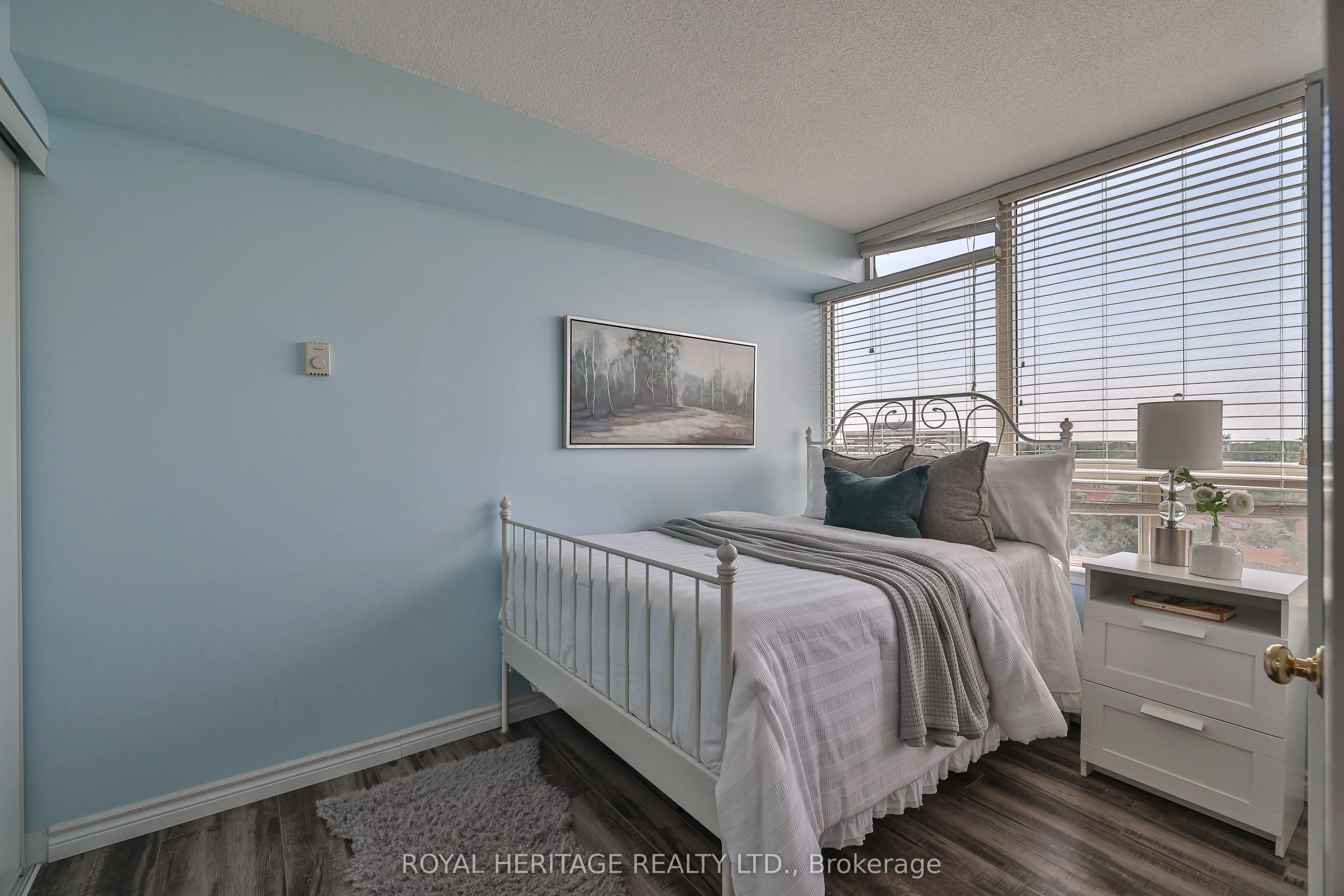 10 Torresdale Avenue, #806