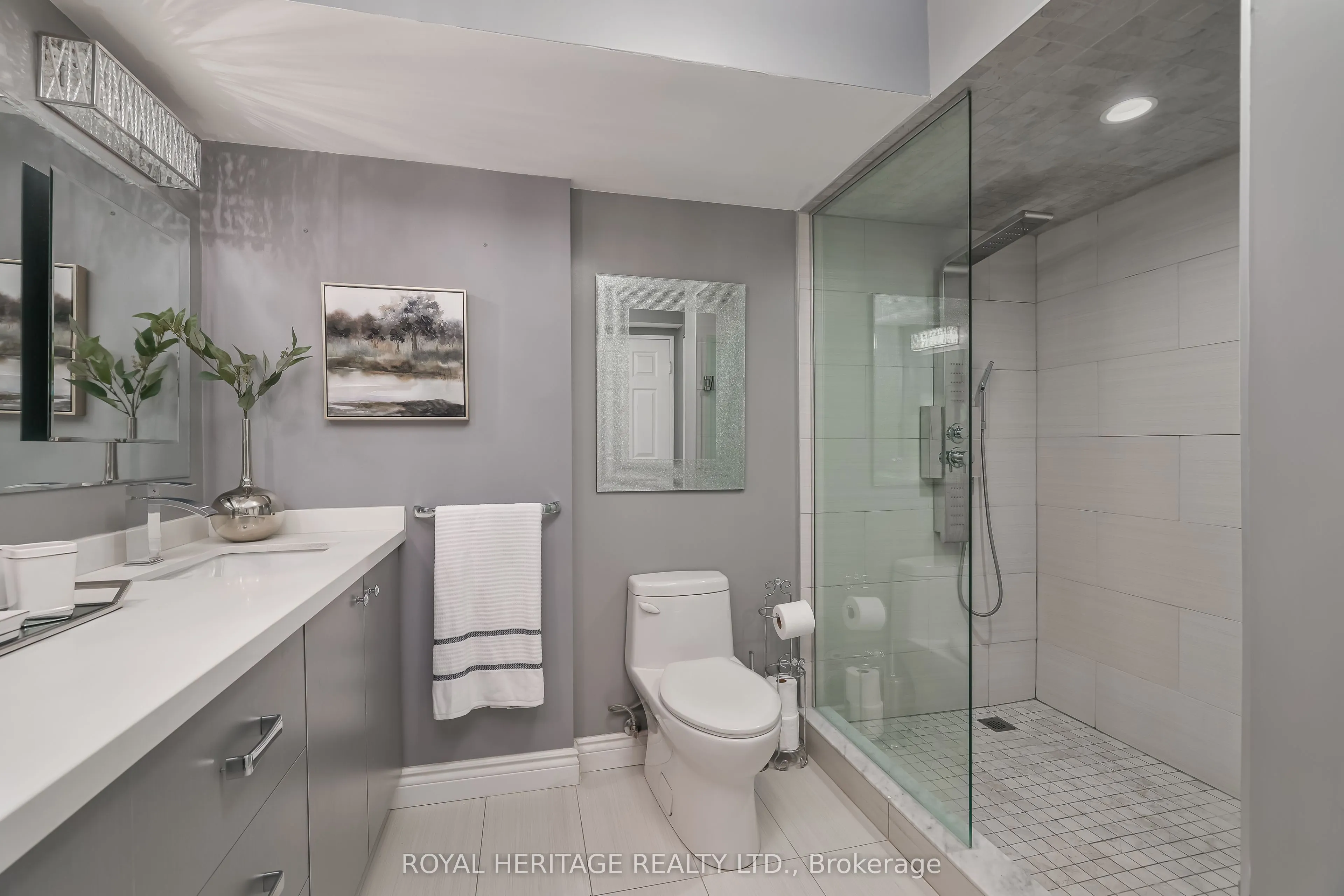 10 Torresdale Avenue, #806