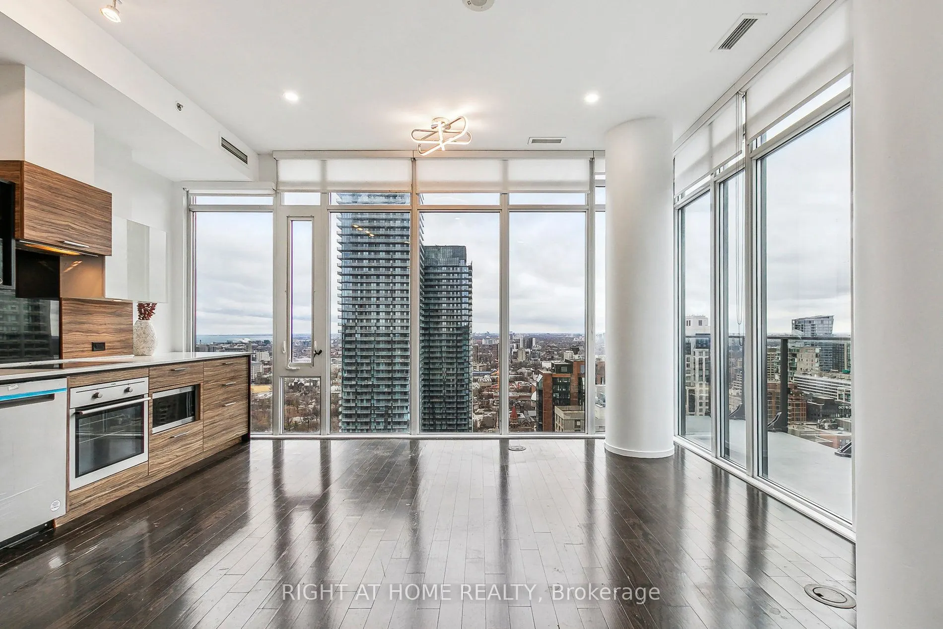 75 St Nicholas Street, #3506