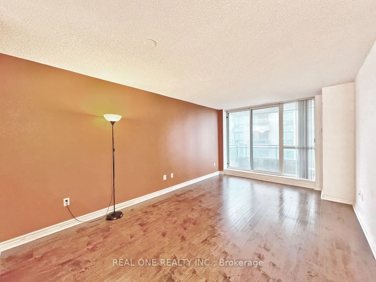 29 Pemberton Avenue, #902