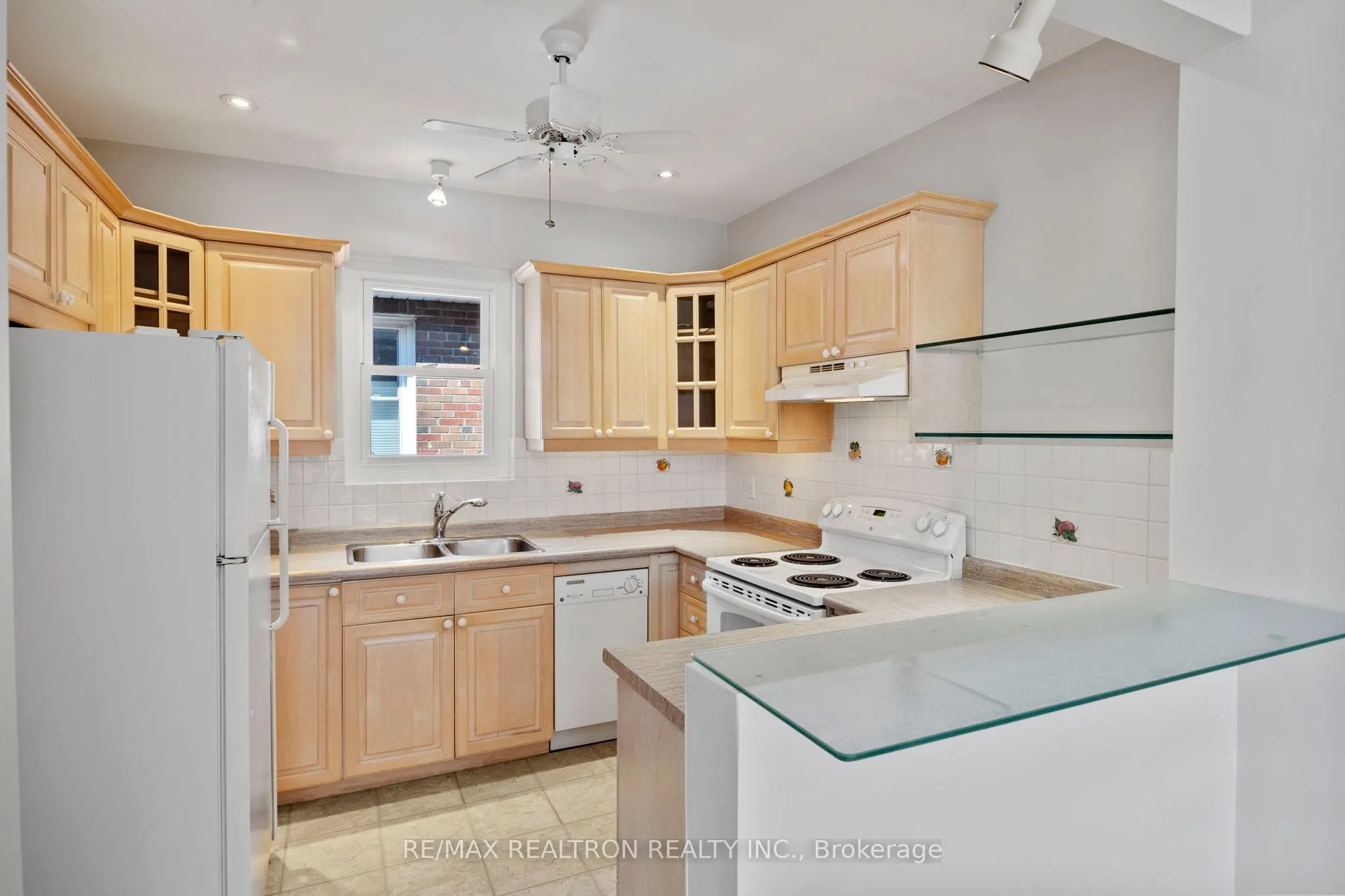 26 Braemar Avenue, #Upper Floor