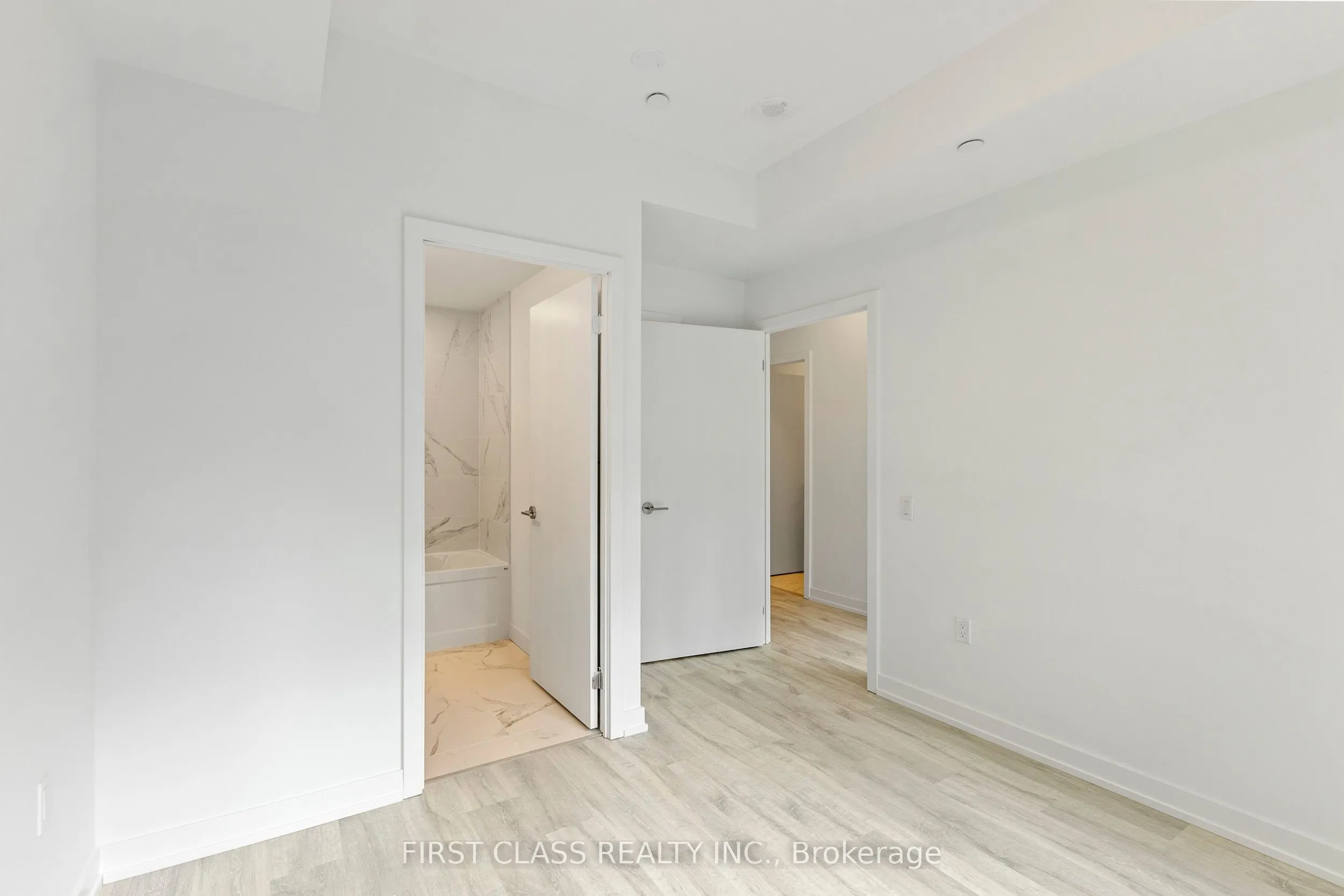 8 Olympic Gdn Drive, #N329