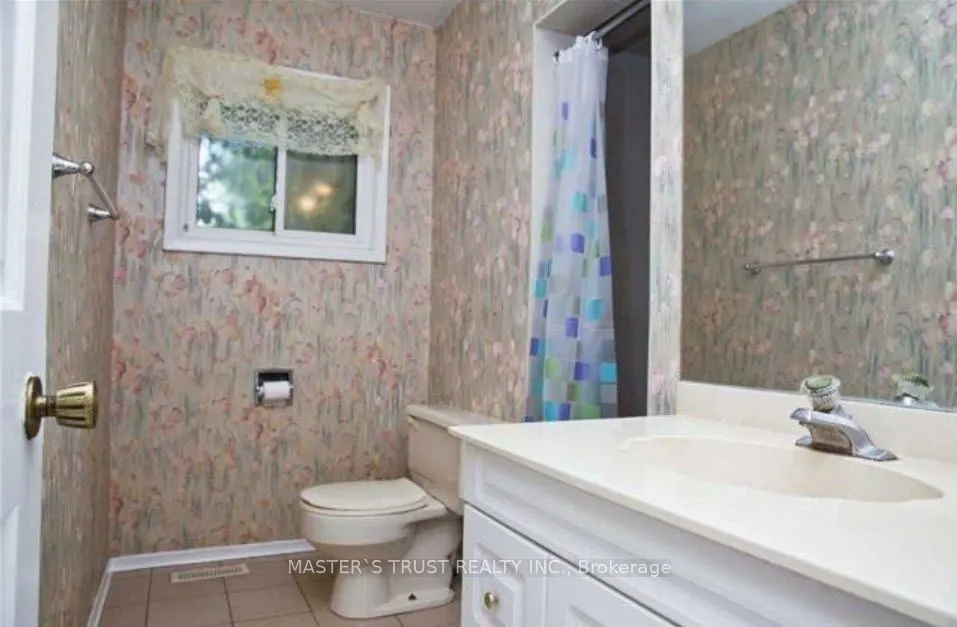 251 Kingslake Road