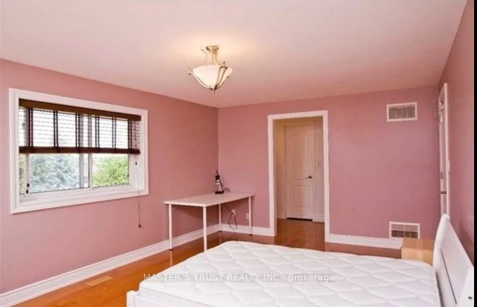 251 Kingslake Road
