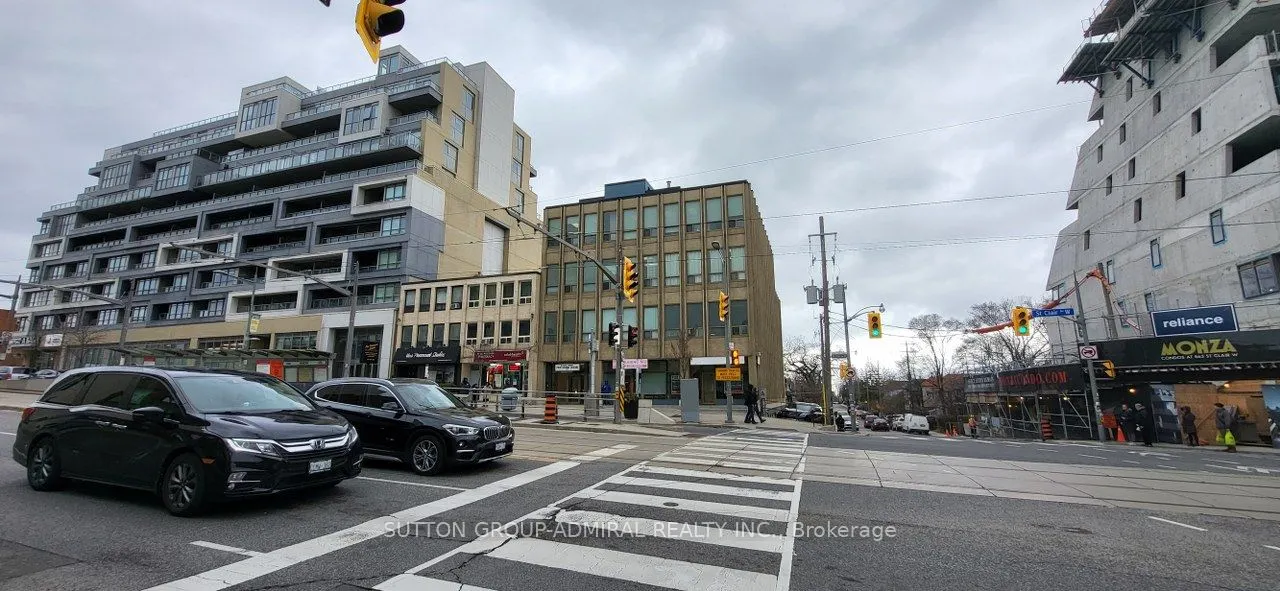 845 St Clair Avenue W, #204