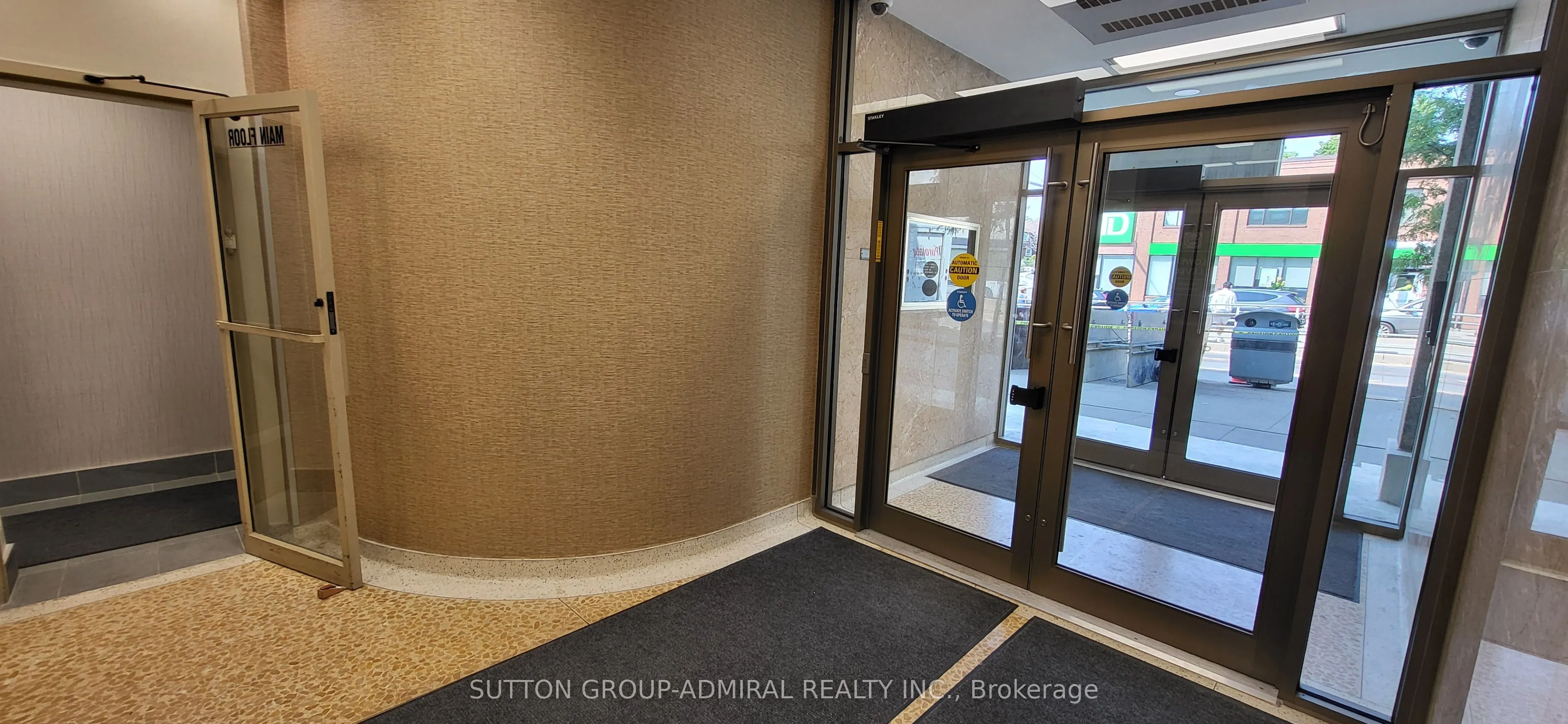 845 St Clair Avenue W, #204