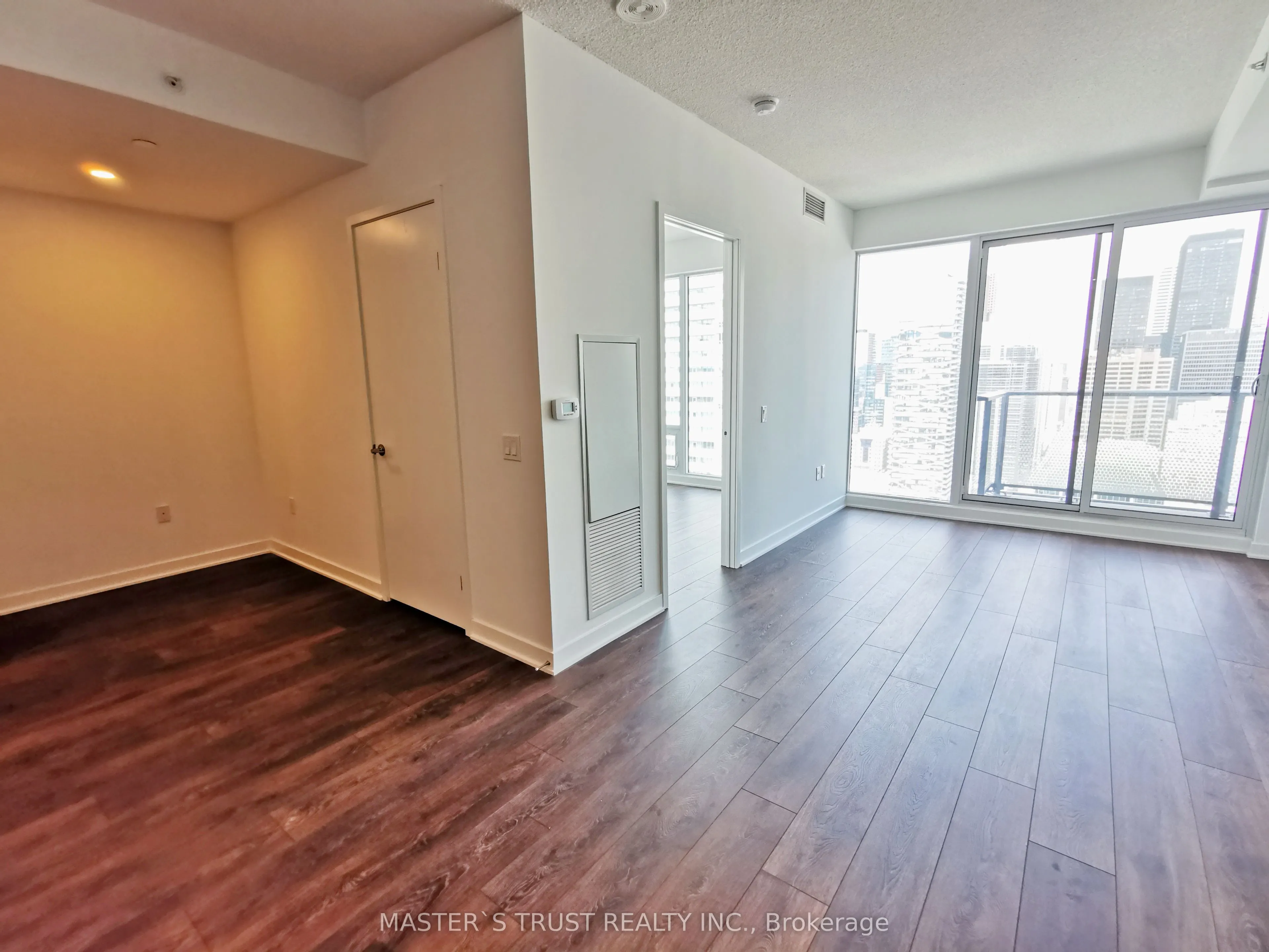 125 Blue Jays Way, #3909
