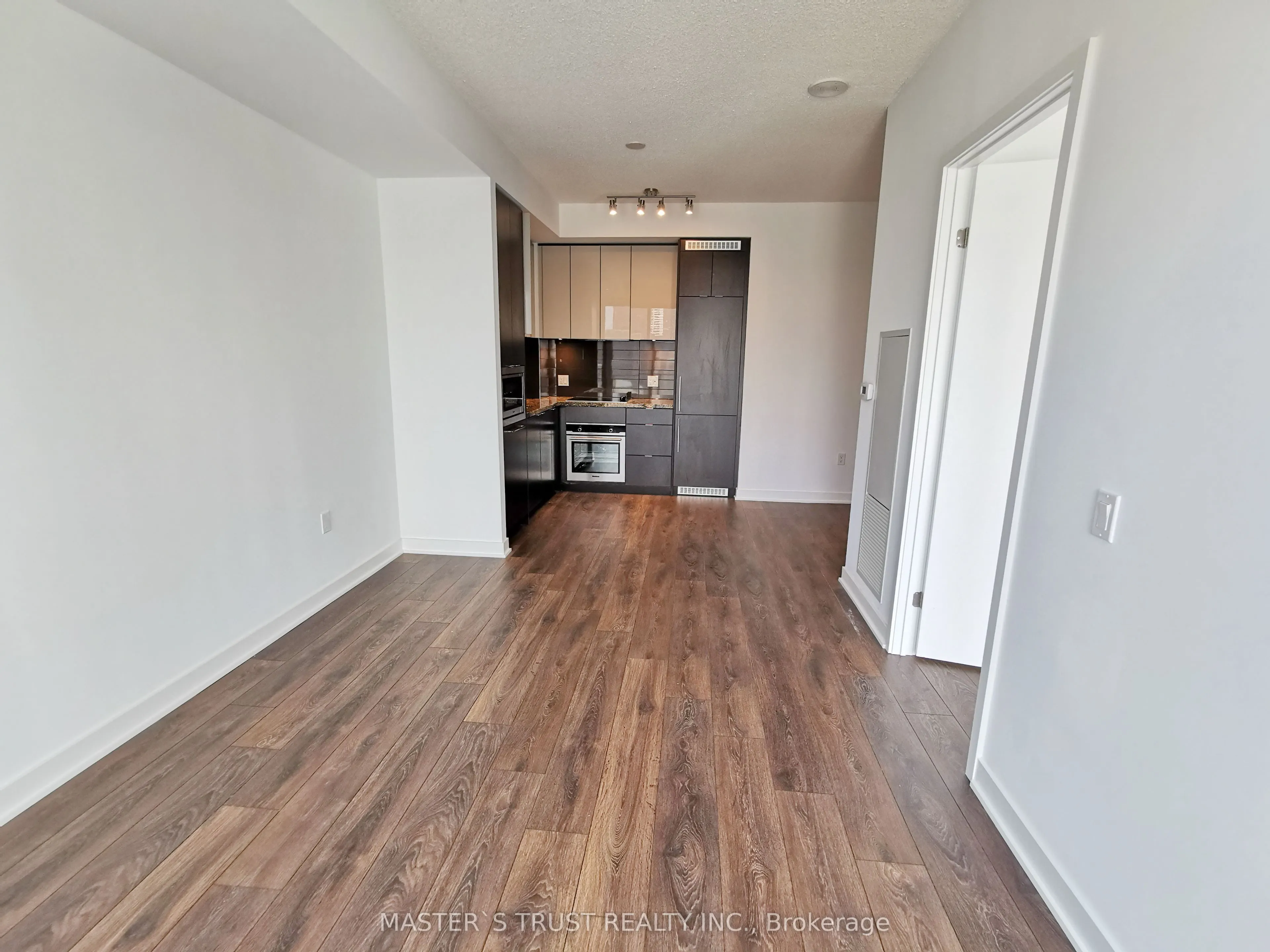 125 Blue Jays Way, #3909