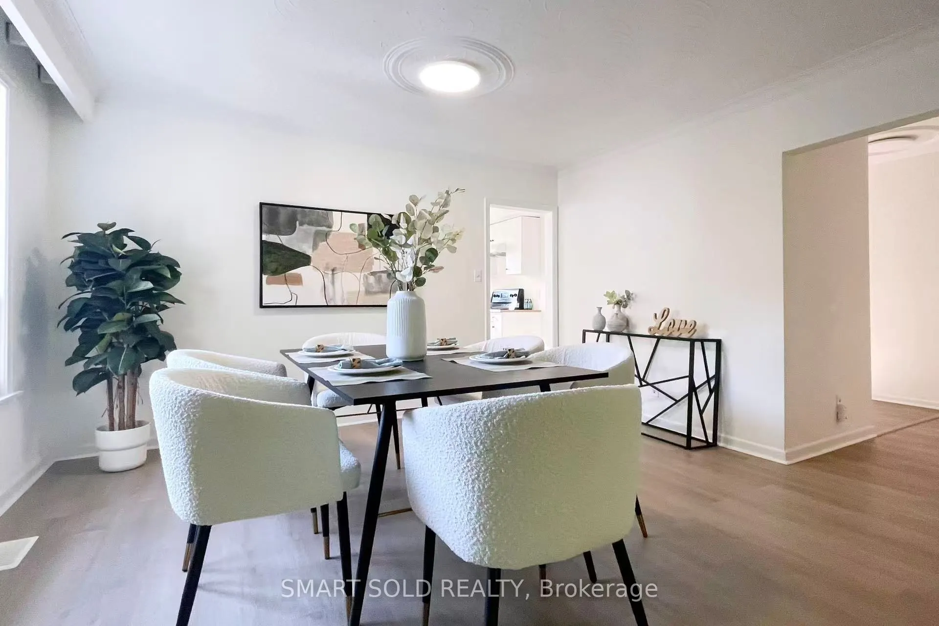 81 Maxome Avenue