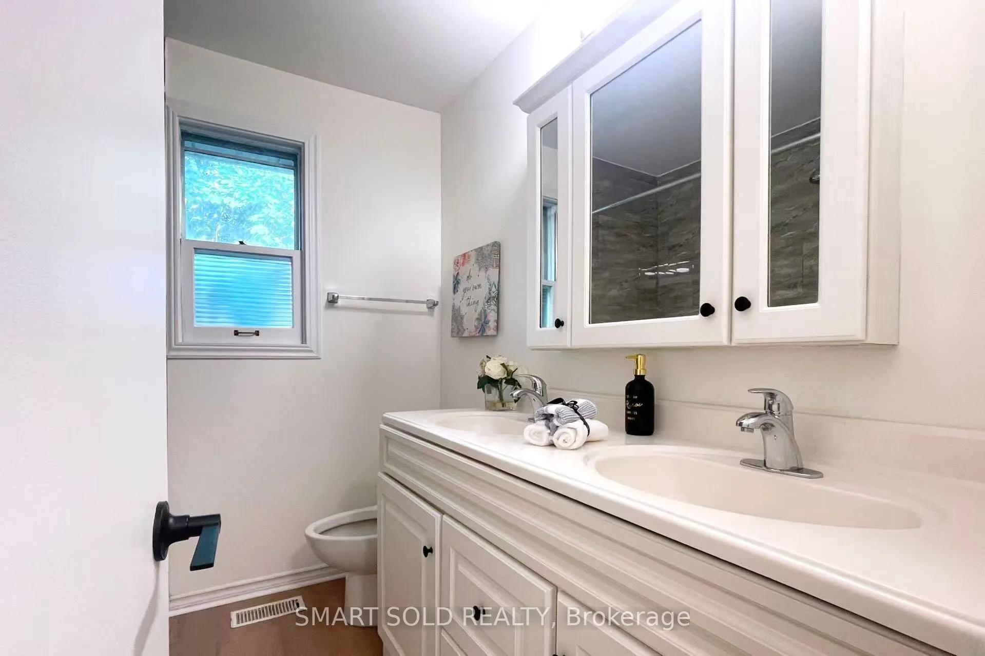 81 Maxome Avenue