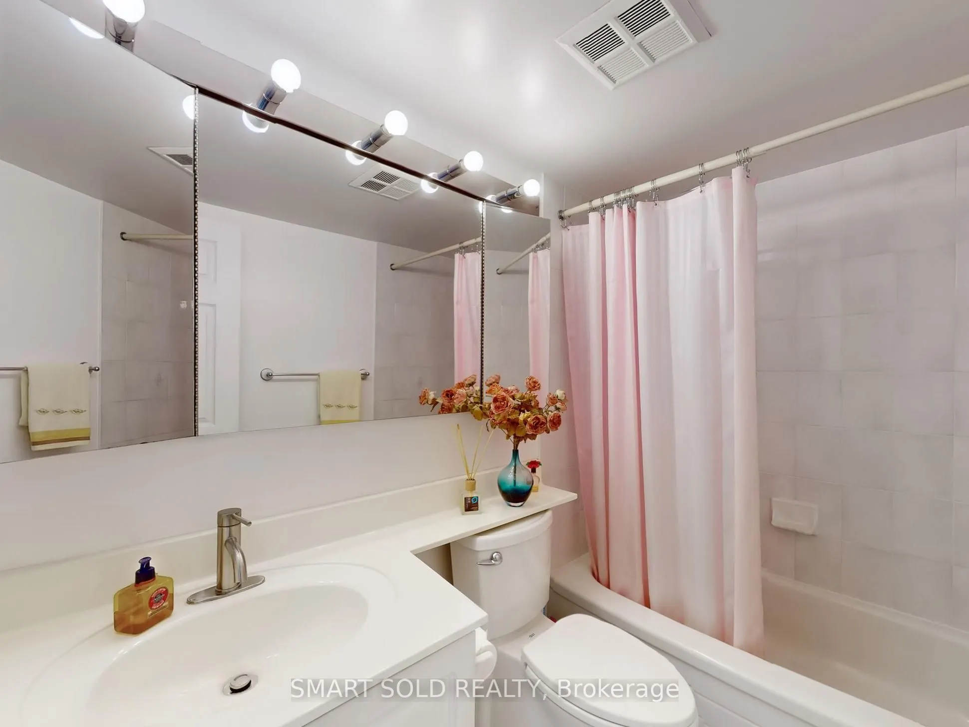 39 Pemberton Avenue, #210