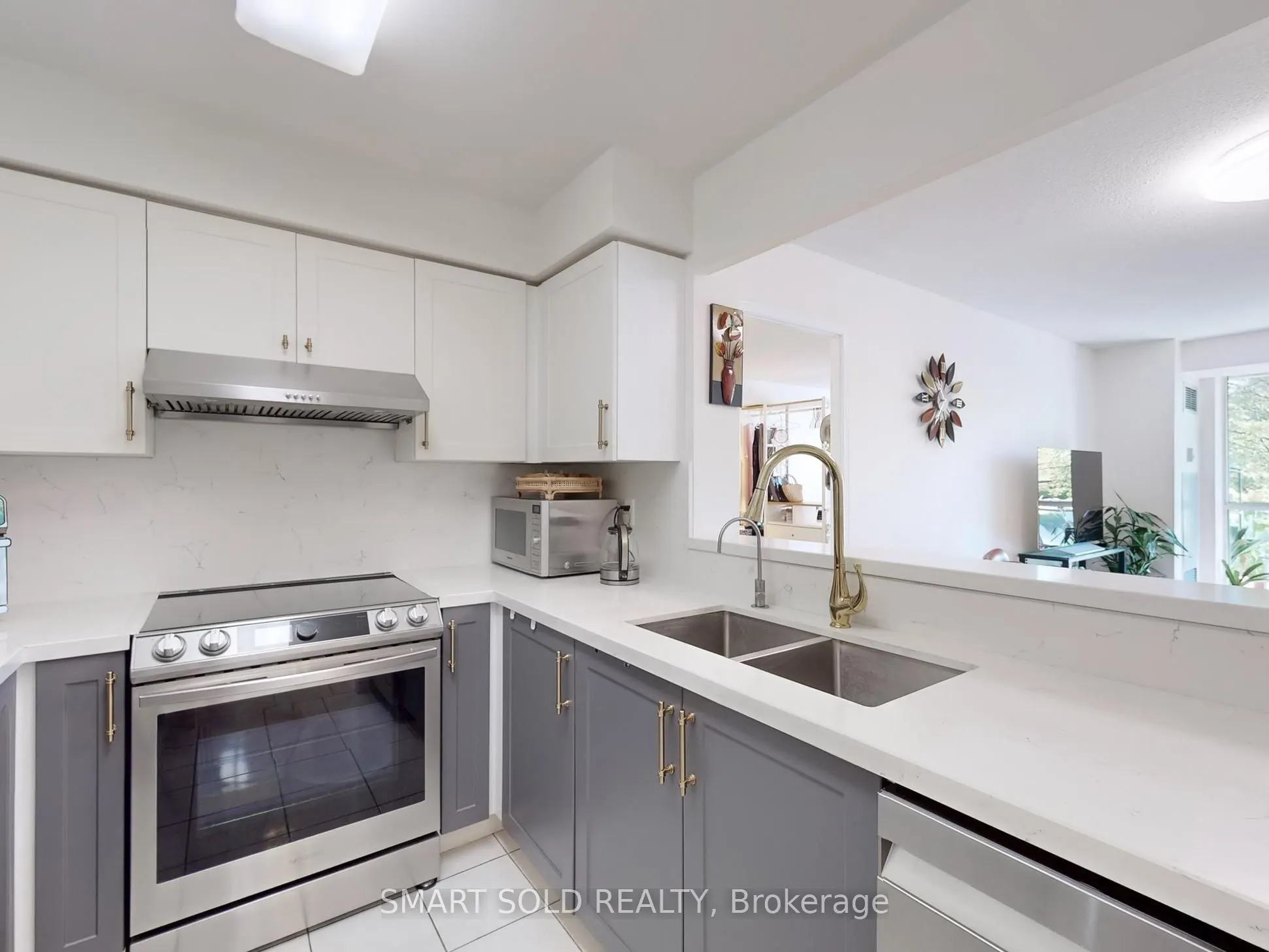 39 Pemberton Avenue, #210