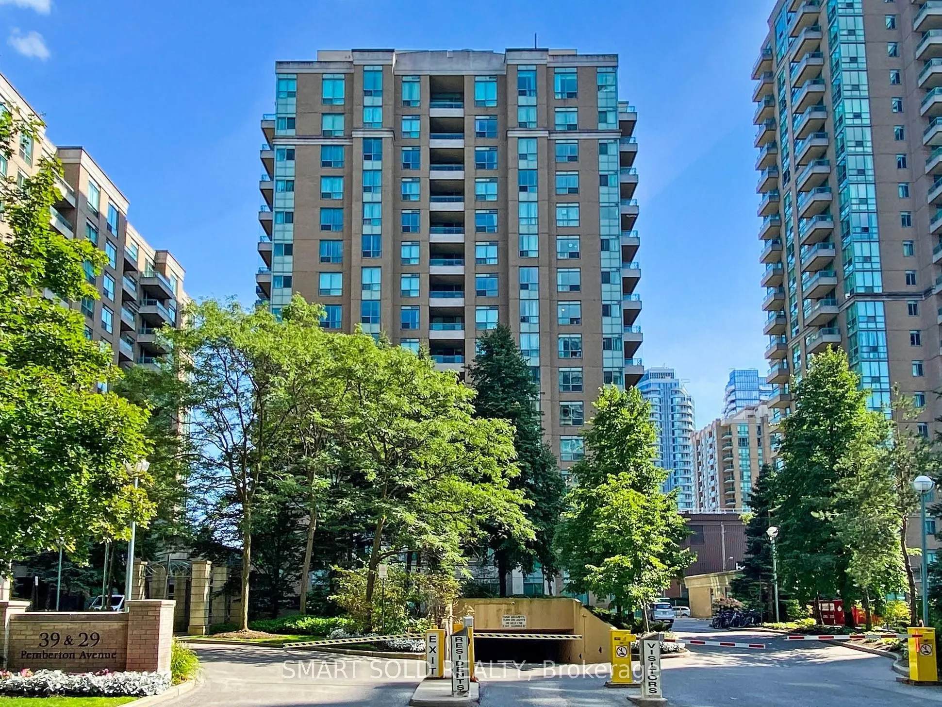 39 Pemberton Avenue, #210