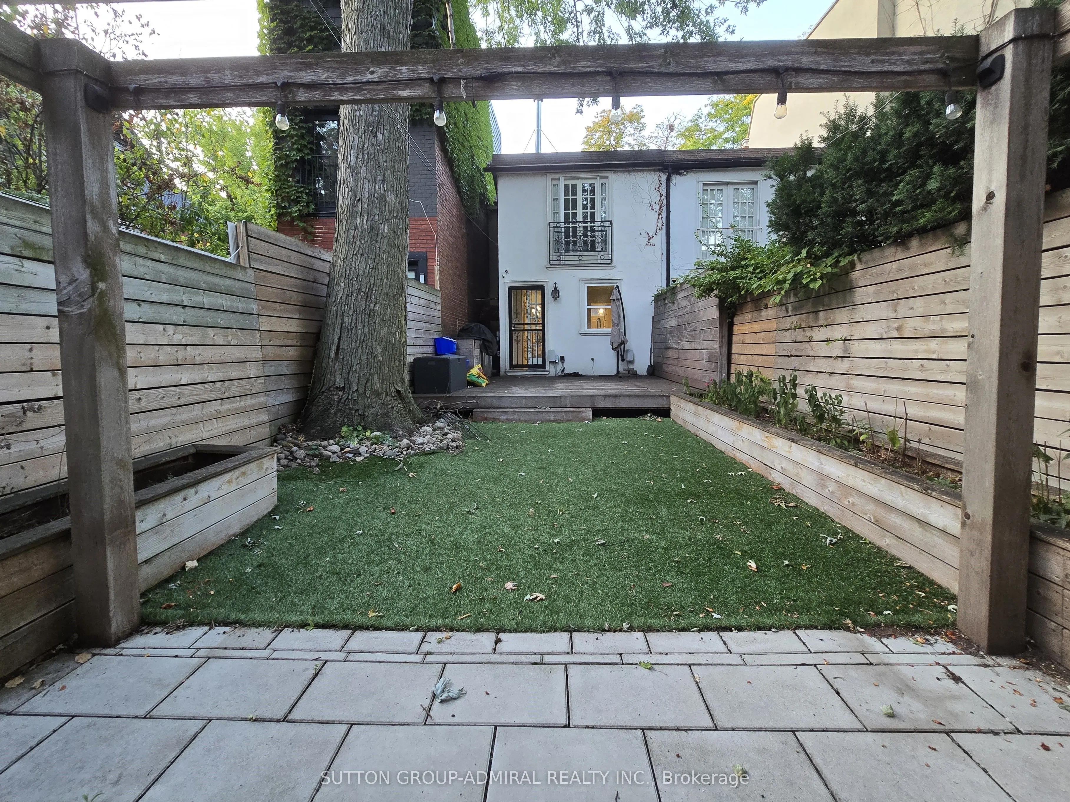 51 Boswell Avenue