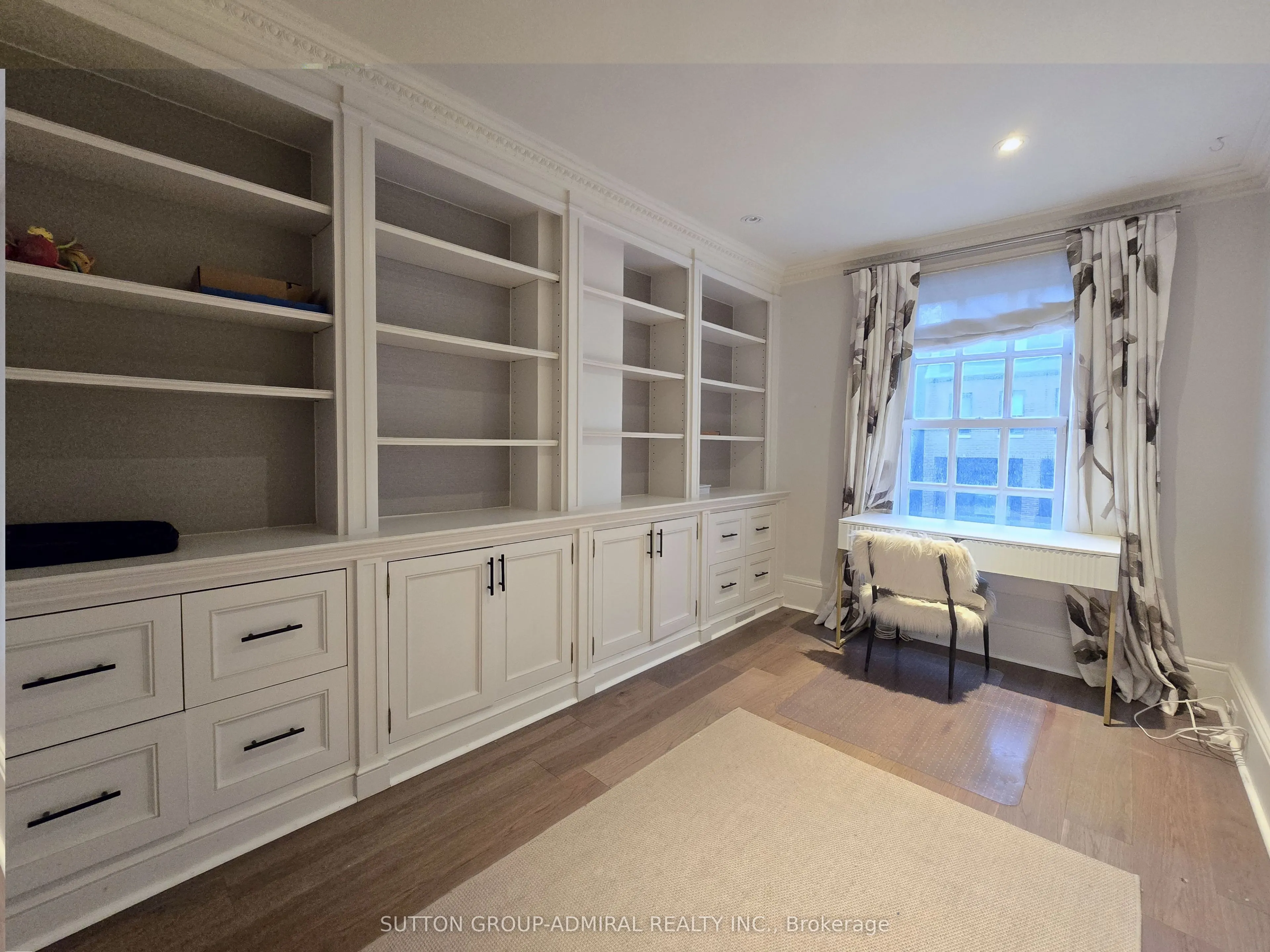 51 Boswell Avenue
