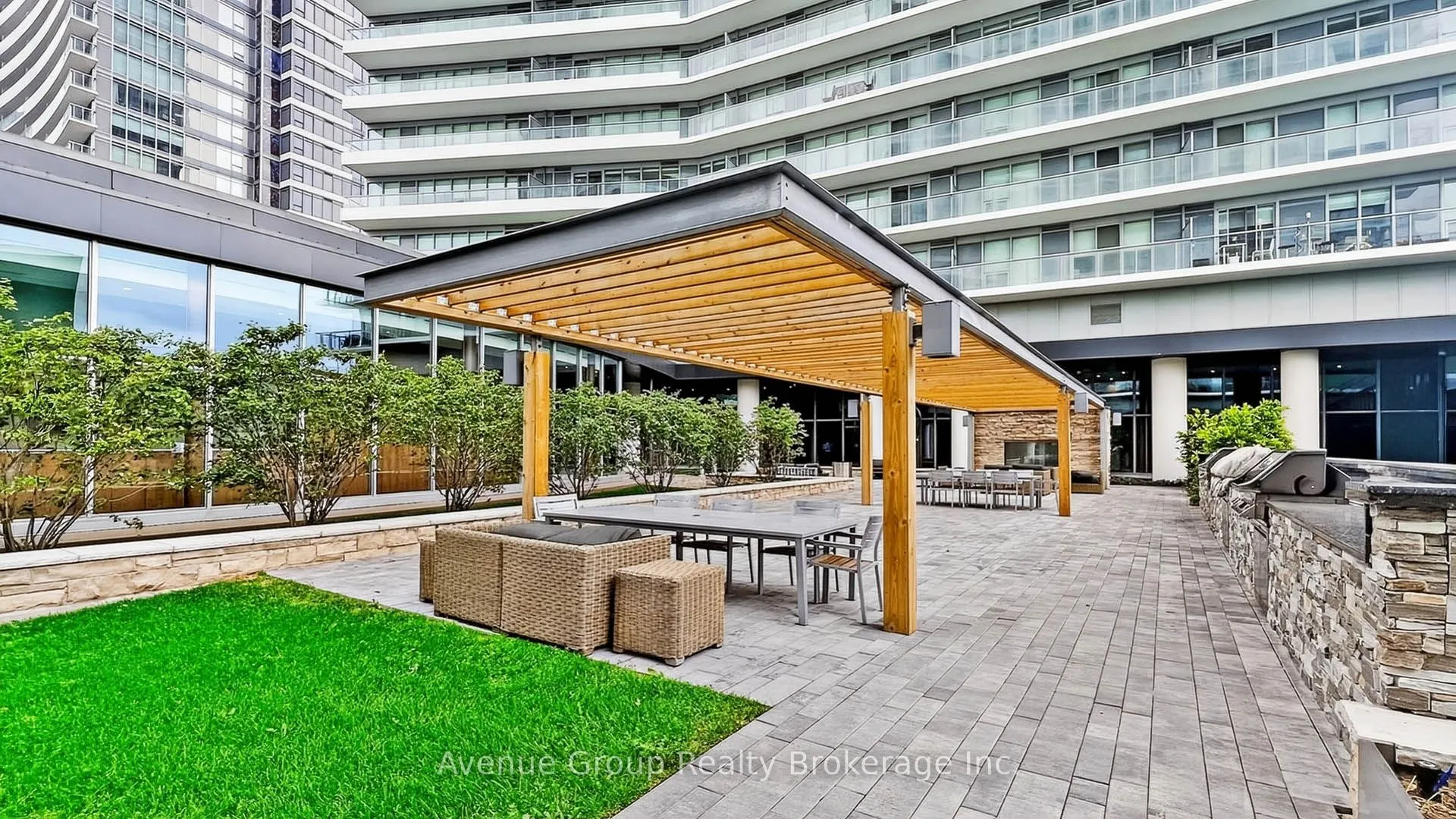 115 McMahon Drive, #2805