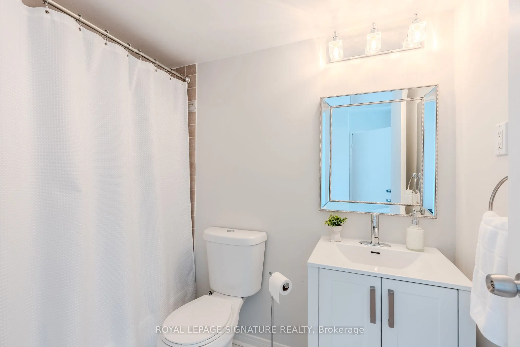 133 Torresdale Avenue, #902