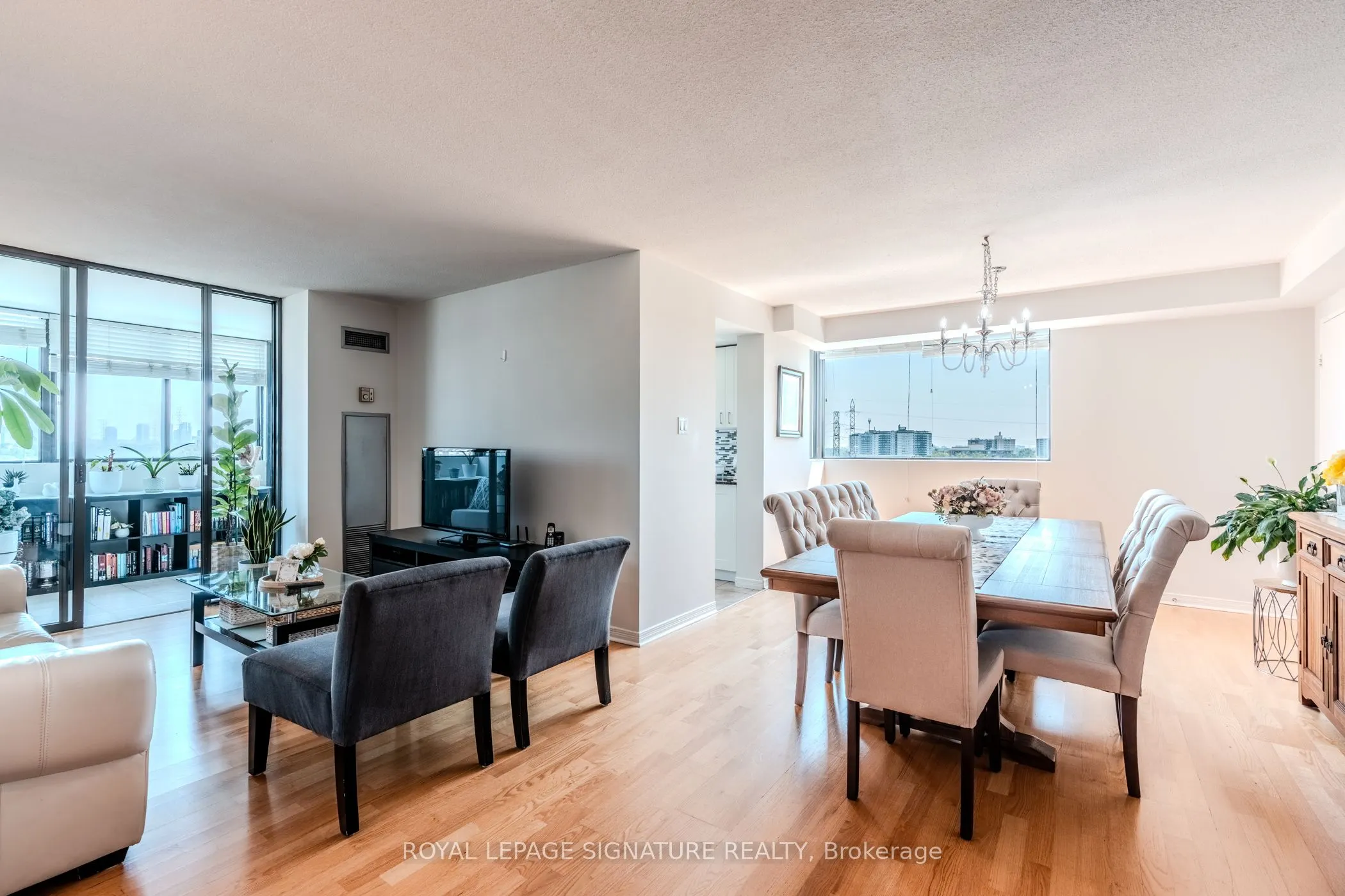 133 Torresdale Avenue, #902