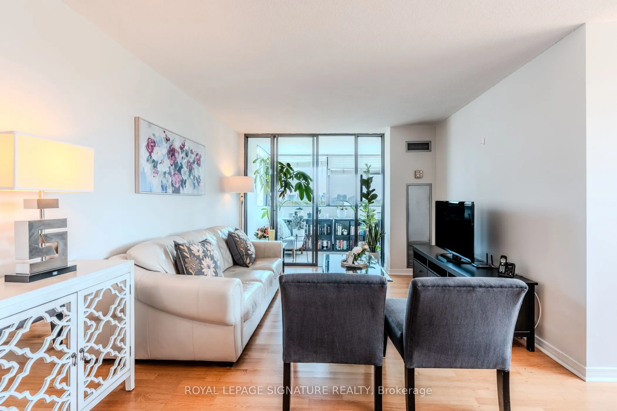 133 Torresdale Avenue, #902