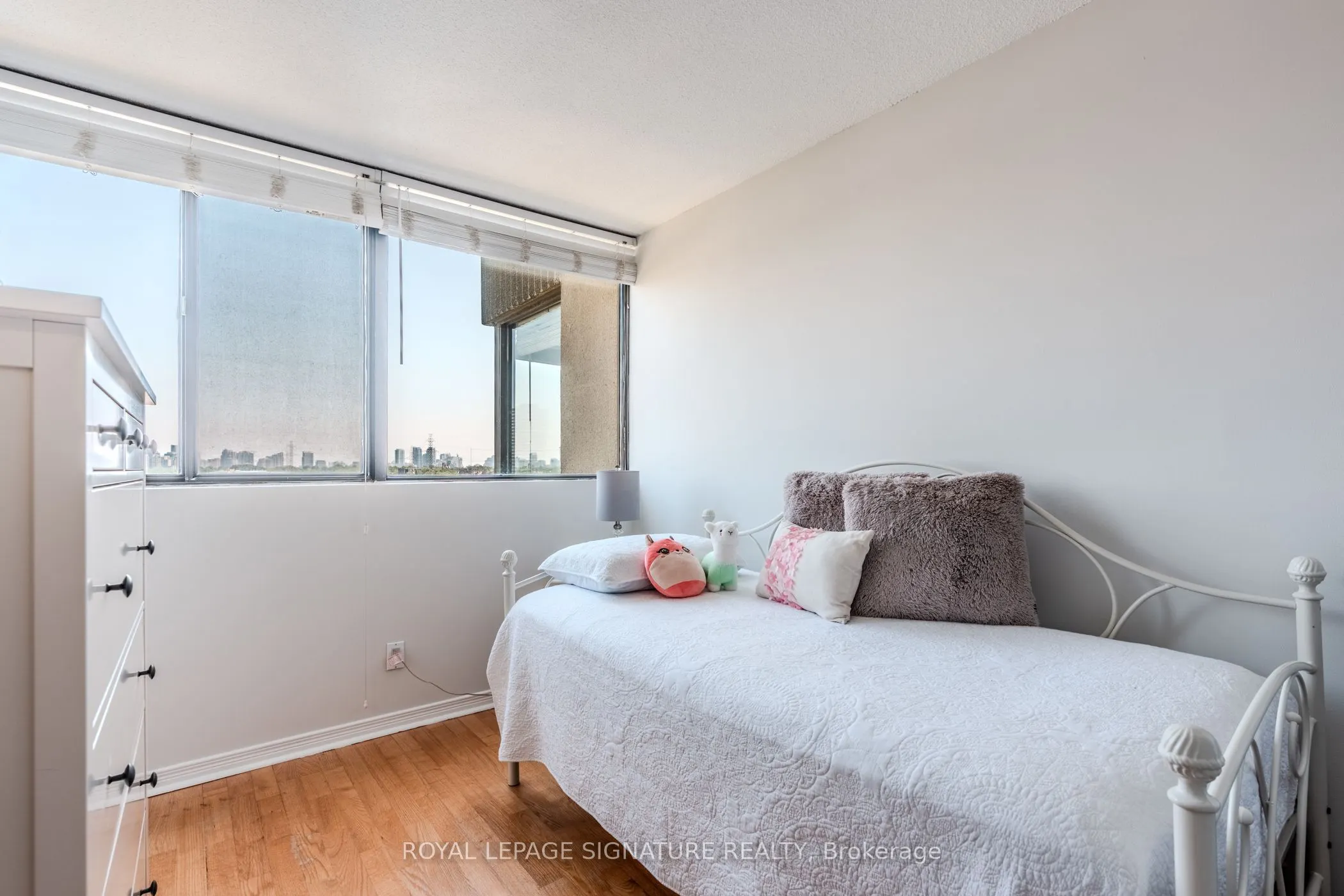 133 Torresdale Avenue, #902