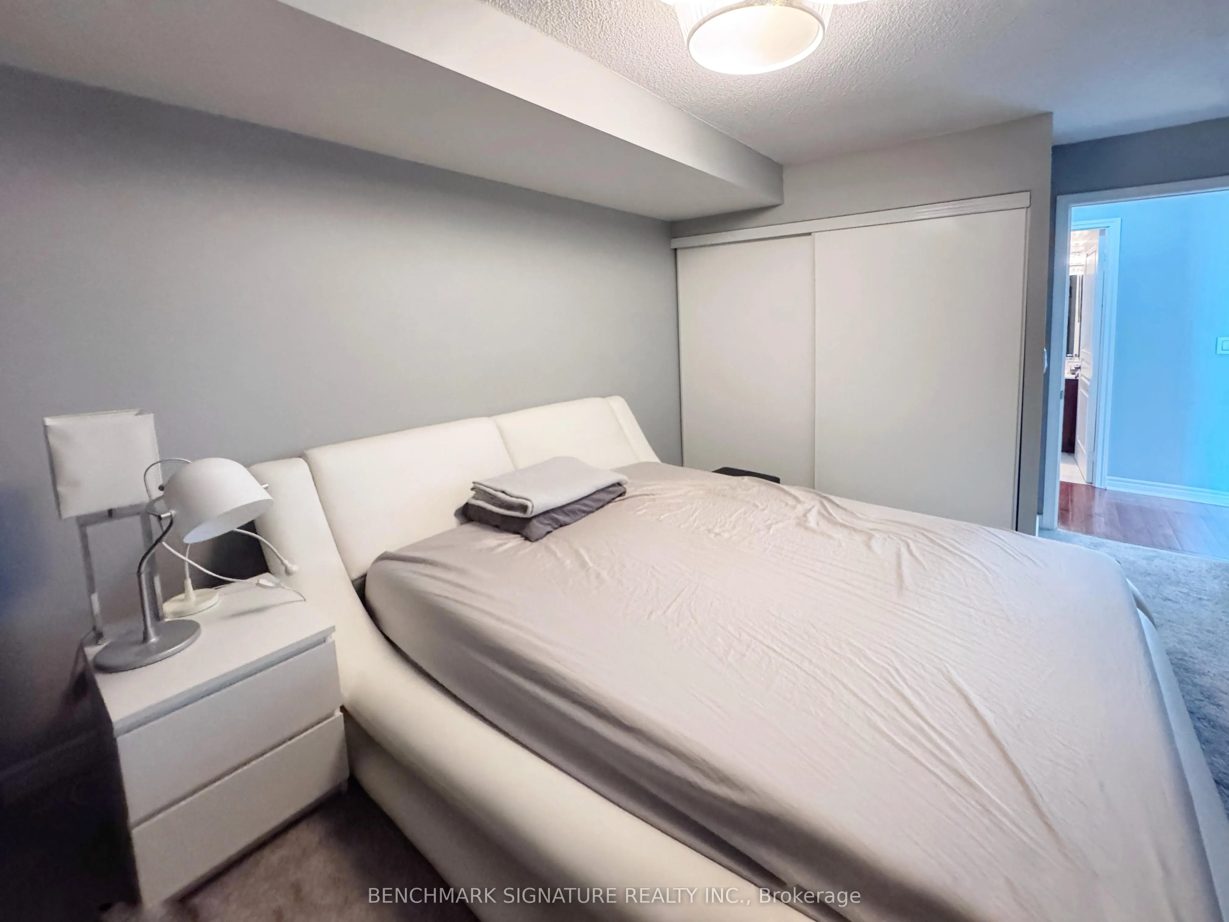 509 Beecroft Road, #1606