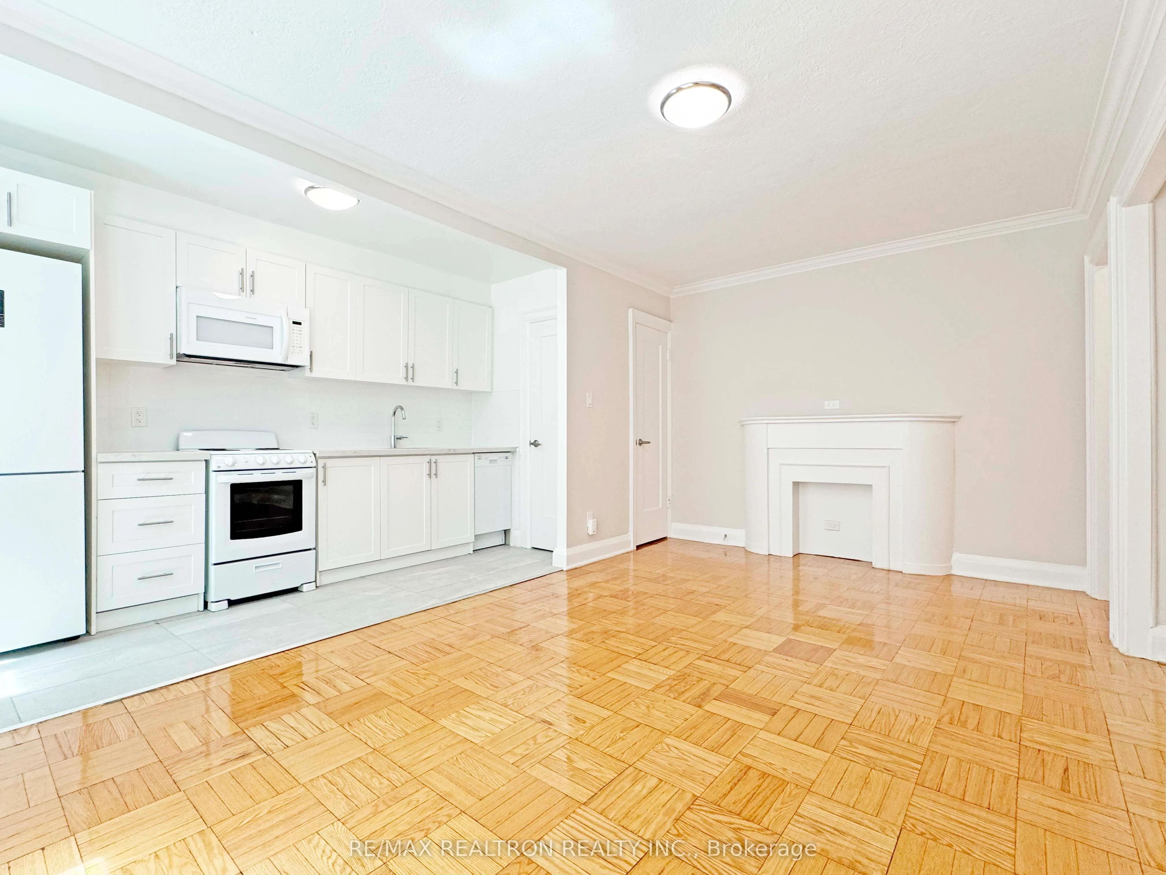 396 Avenue Road, #512