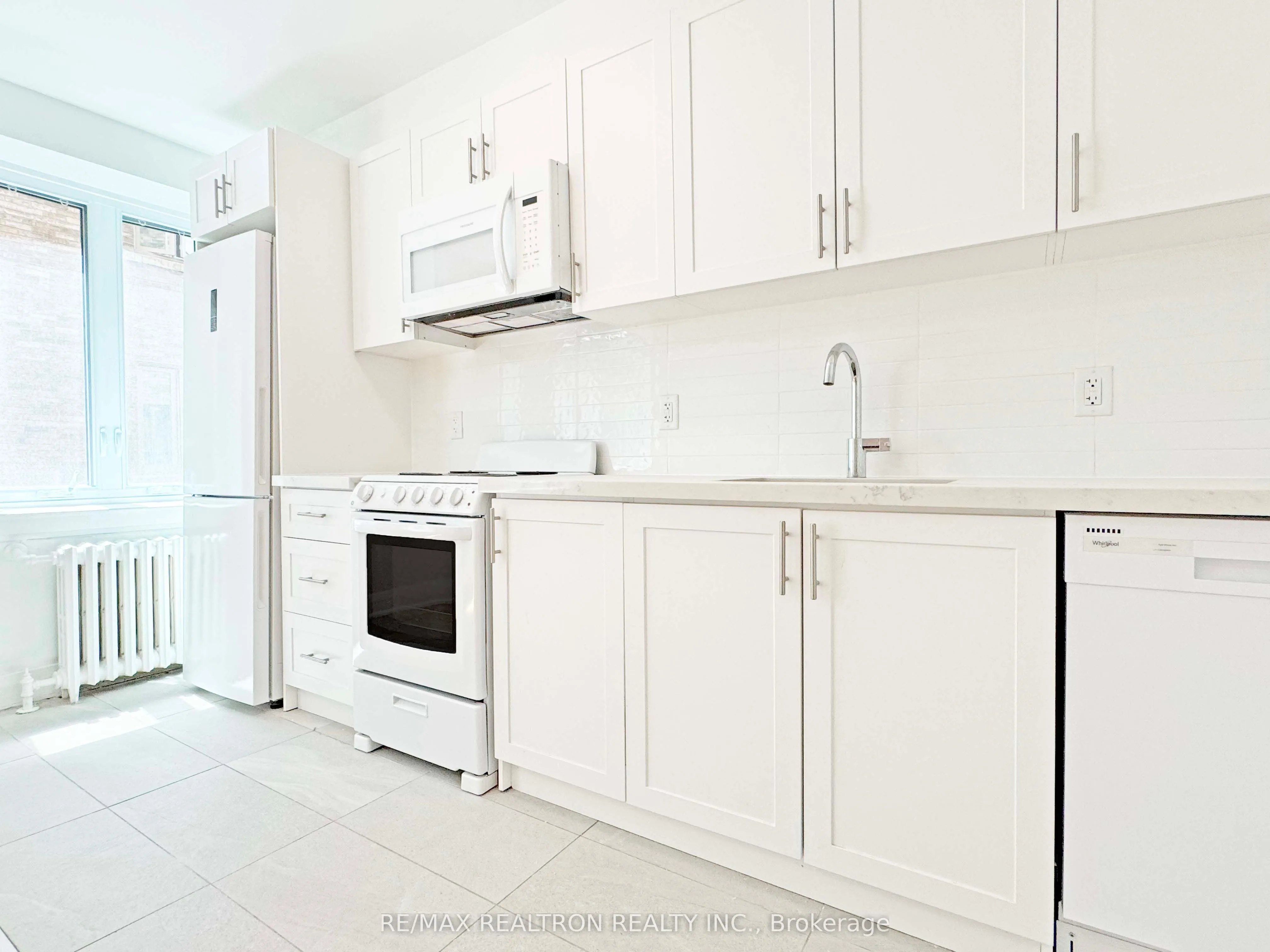 396 Avenue Road, #512