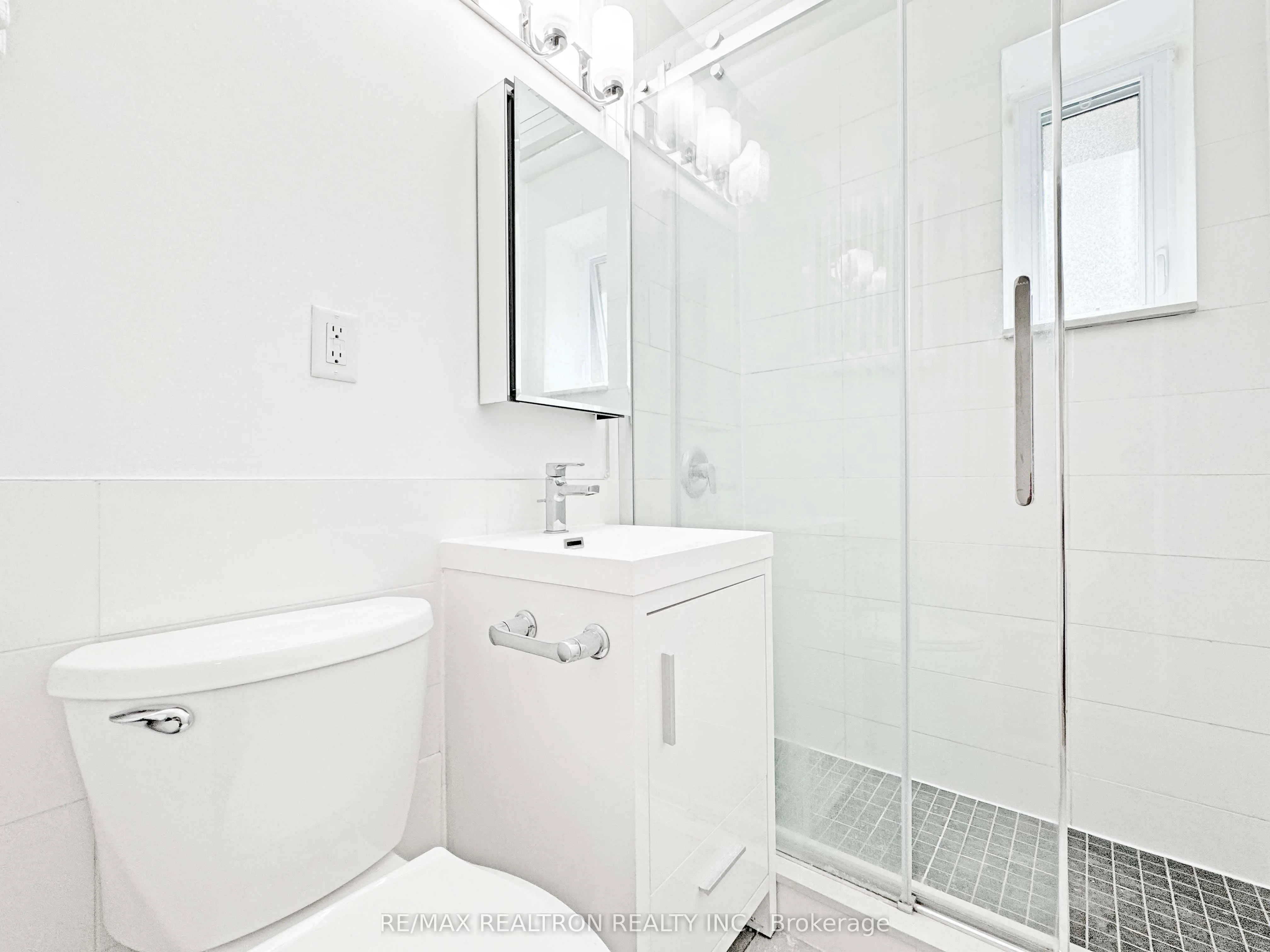 396 Avenue Road, #512
