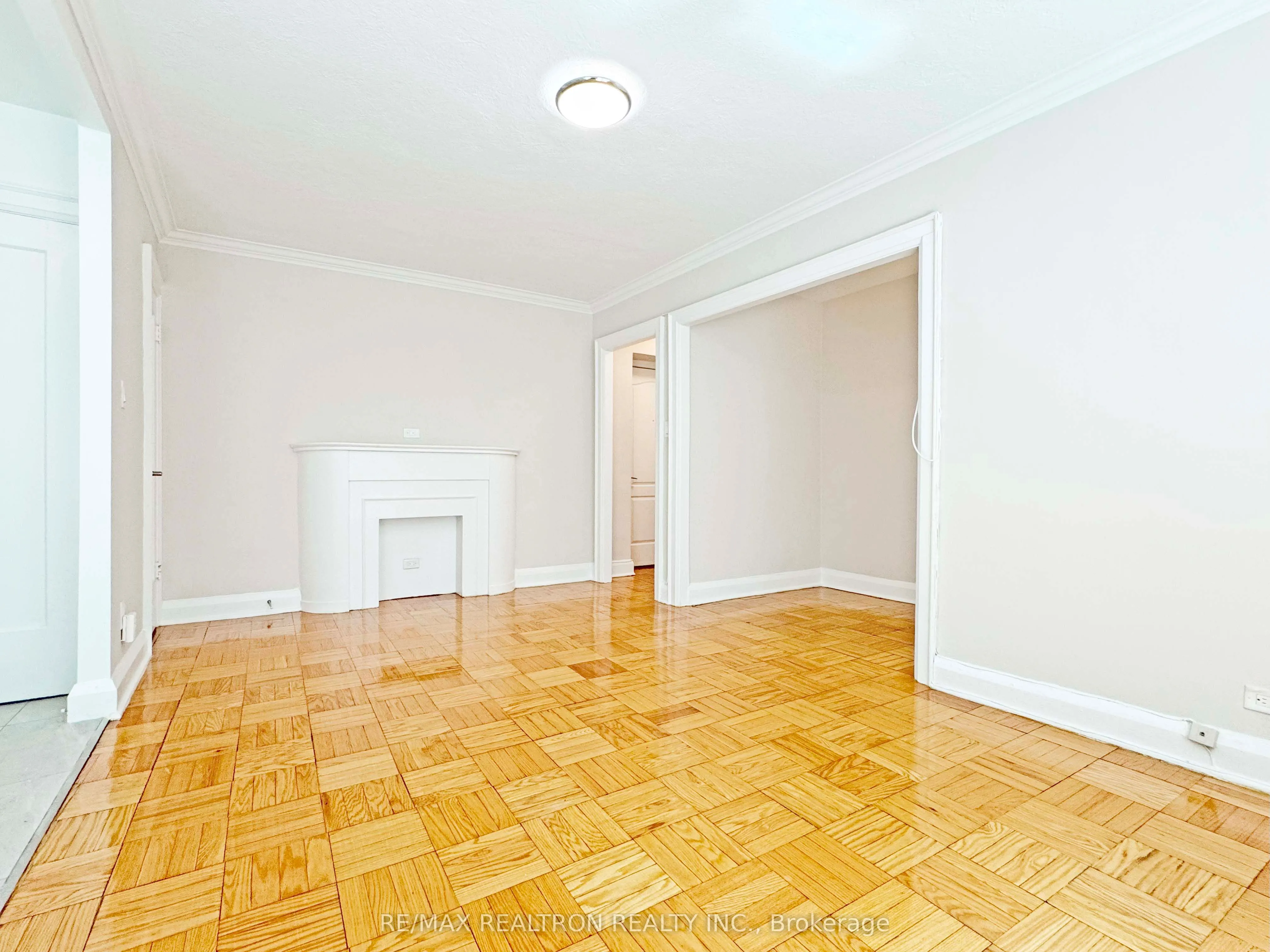396 Avenue Road, #512